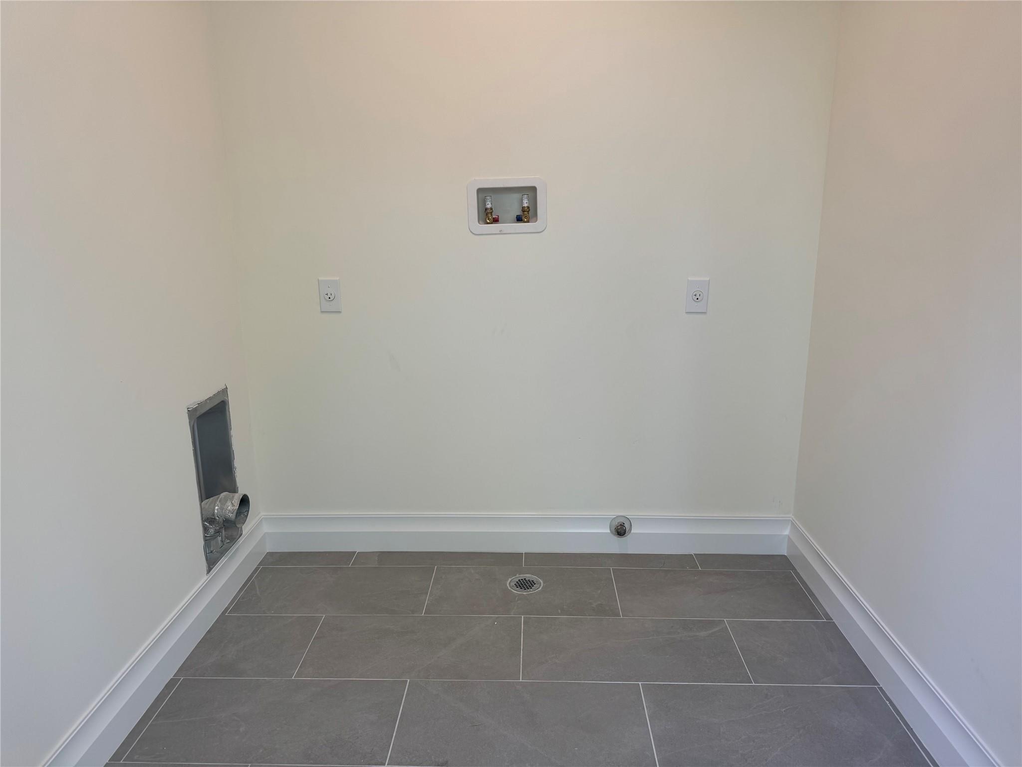 9 First Street, Glenwood Landing, NY 11547