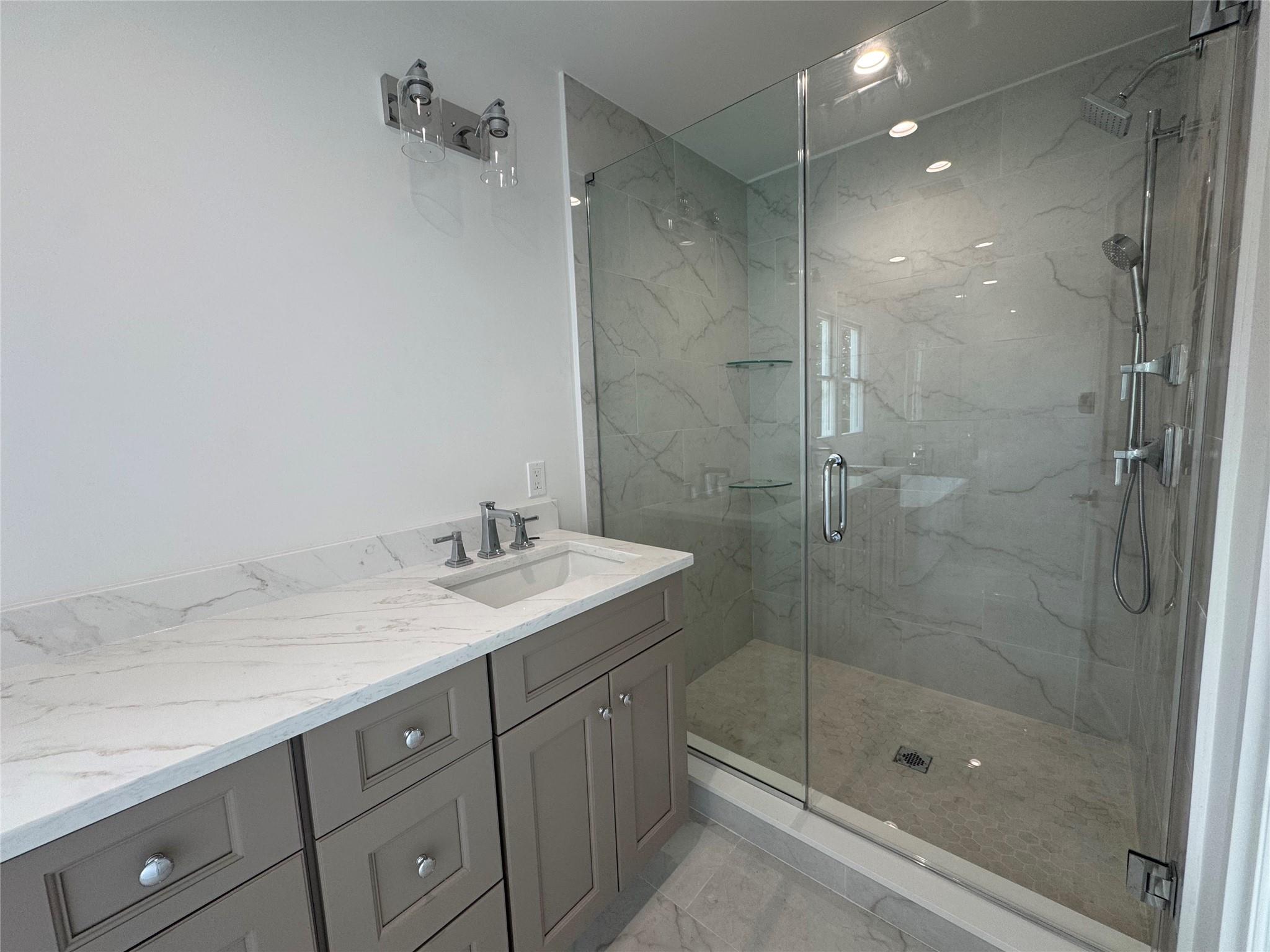 9 First Street, Glenwood Landing, NY 11547