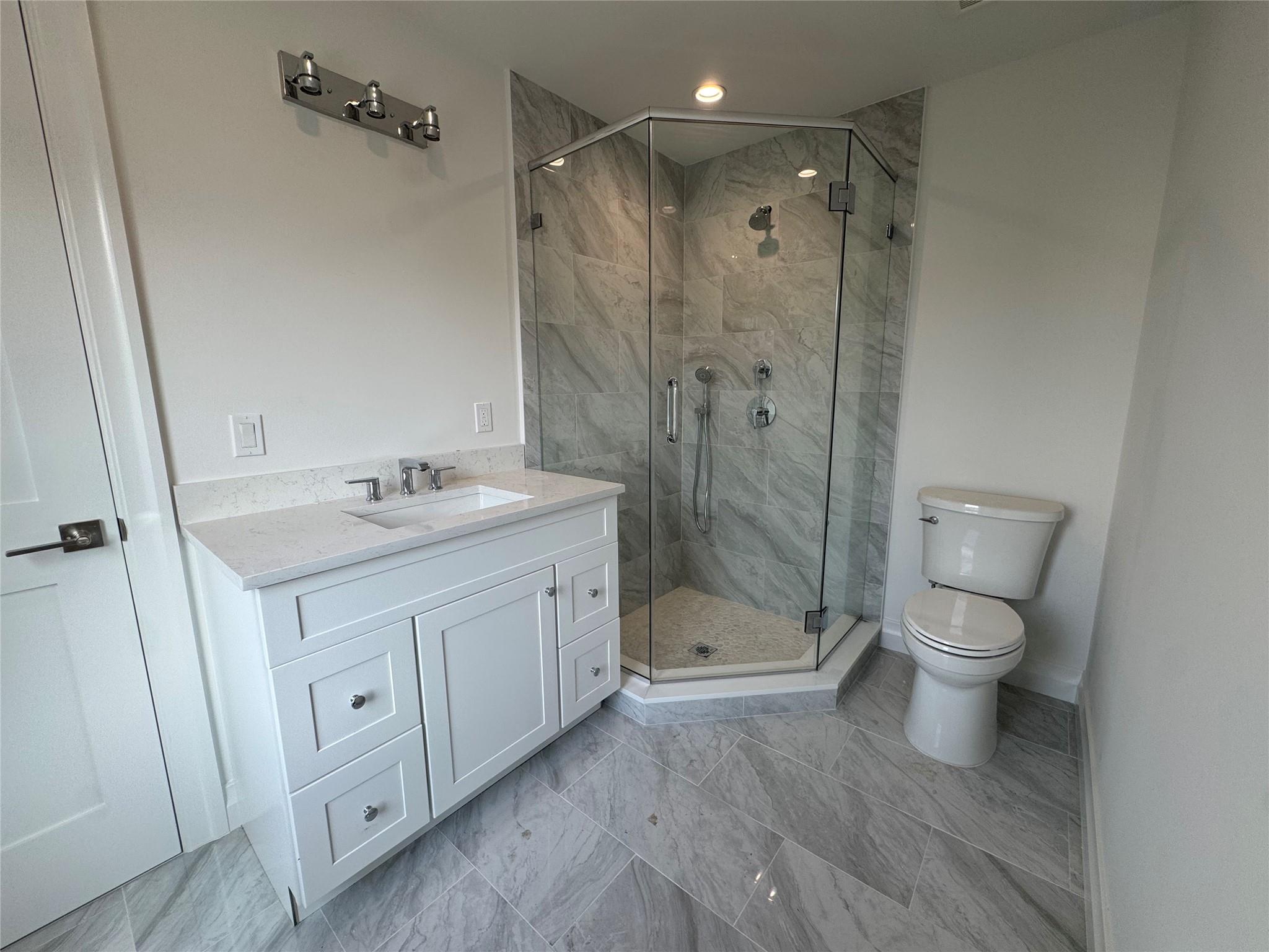 9 First Street, Glenwood Landing, NY 11547