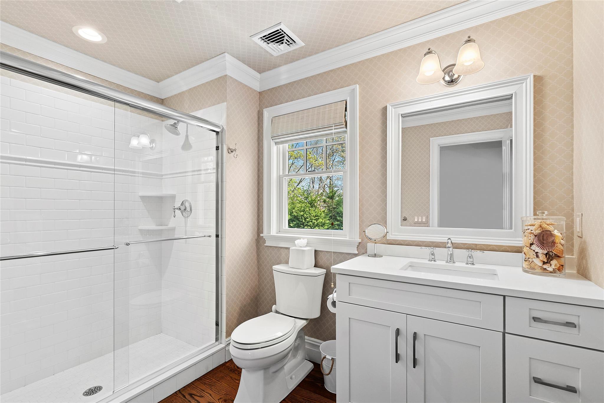 25 Jessups Landing Court E, Quogue, NY 11959