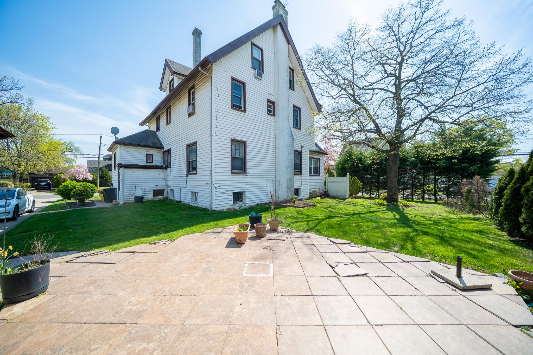 536 Albemarle Road, Cedarhurst, NY 11516