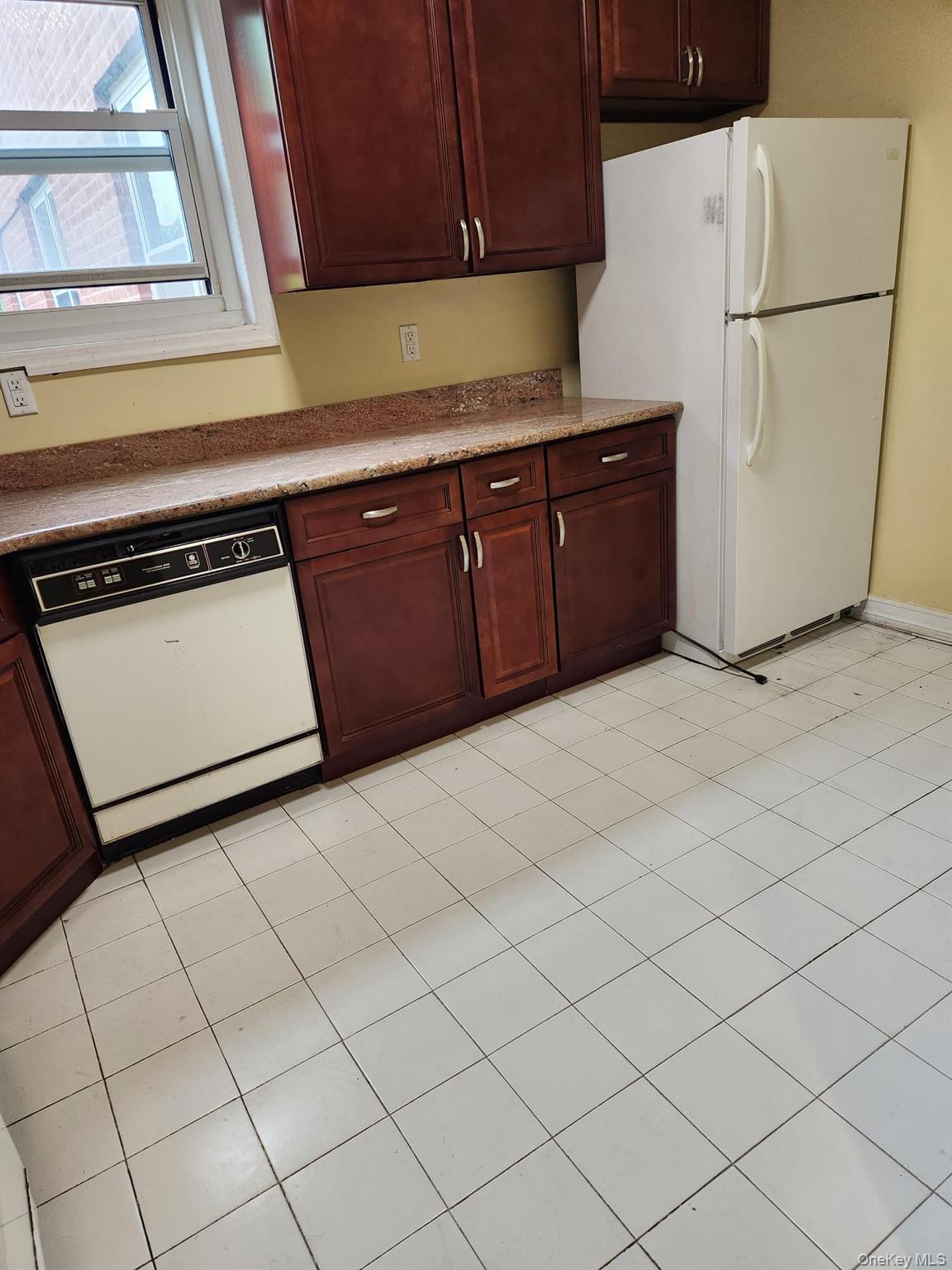 285 Central Avenue # B4, Lawrence, NY 11559