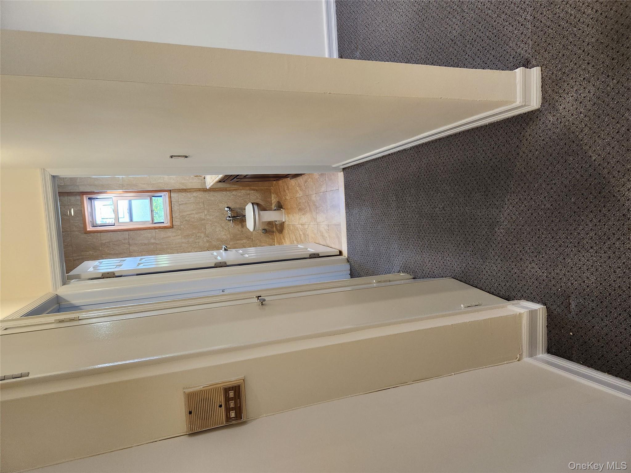 285 Central Avenue # B4, Lawrence, NY 11559