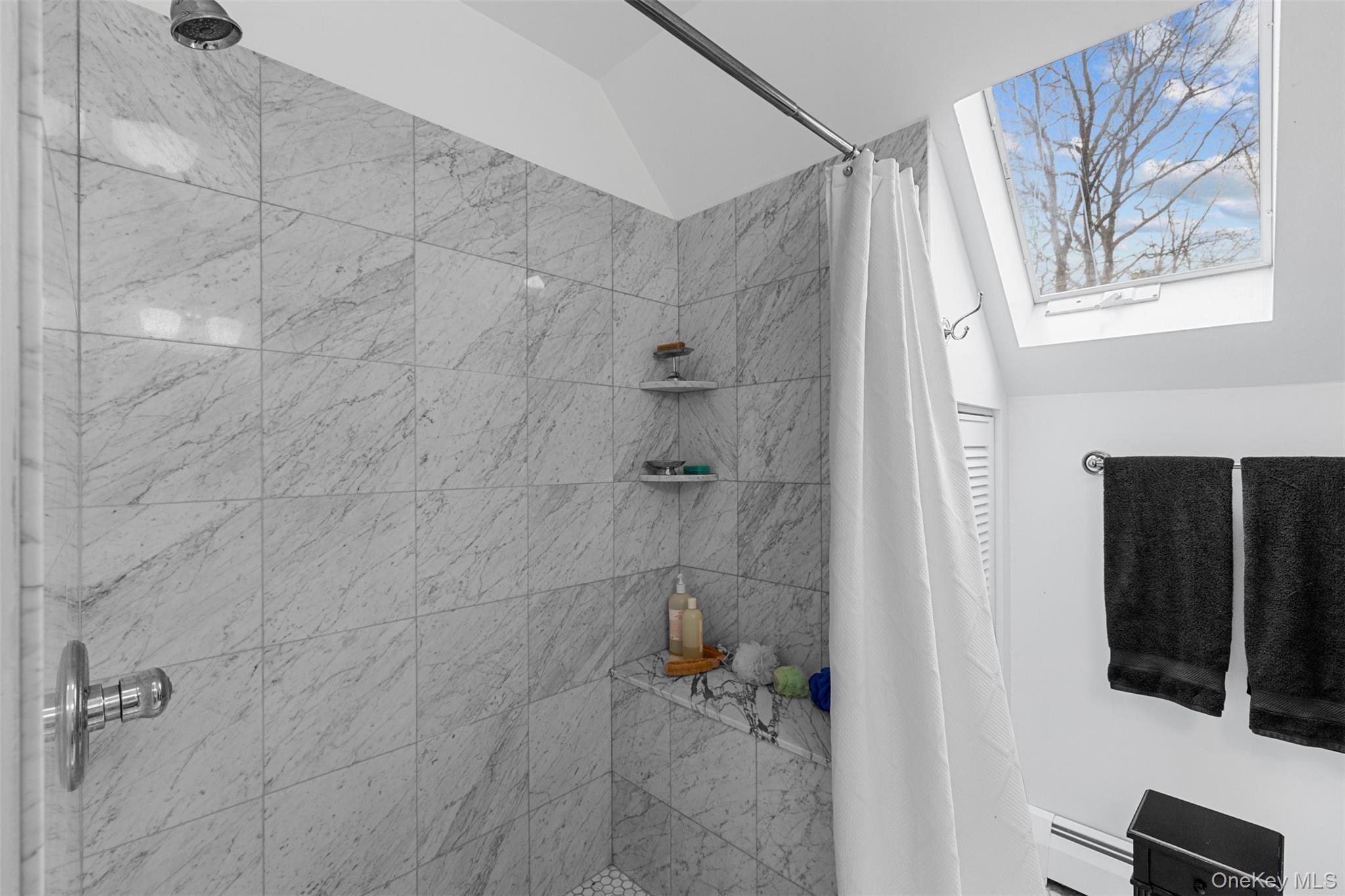 4 Mountain View Dr, Kerhonkson, NY 12446