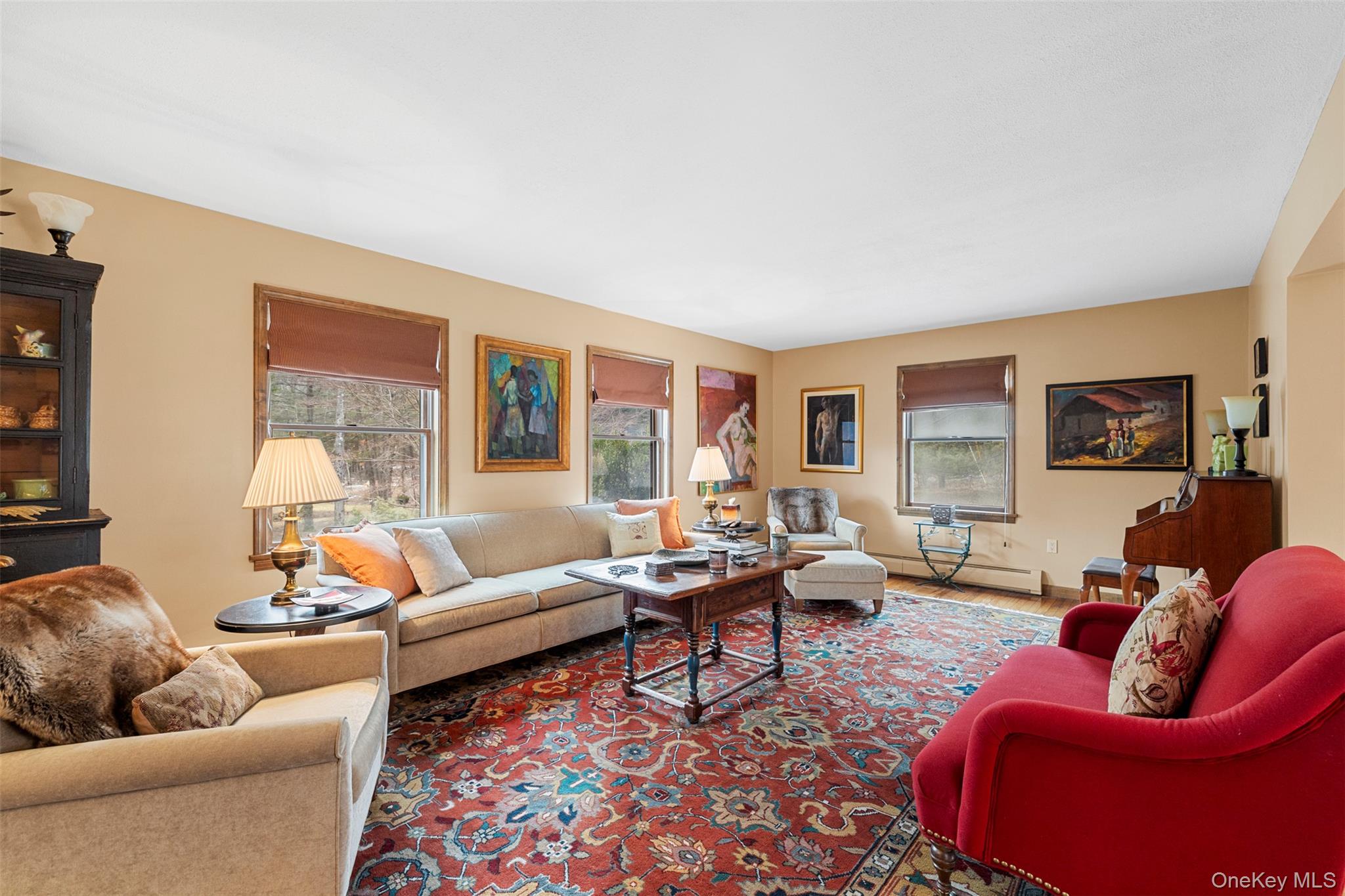 4 Mountain View Dr, Kerhonkson, NY 12446