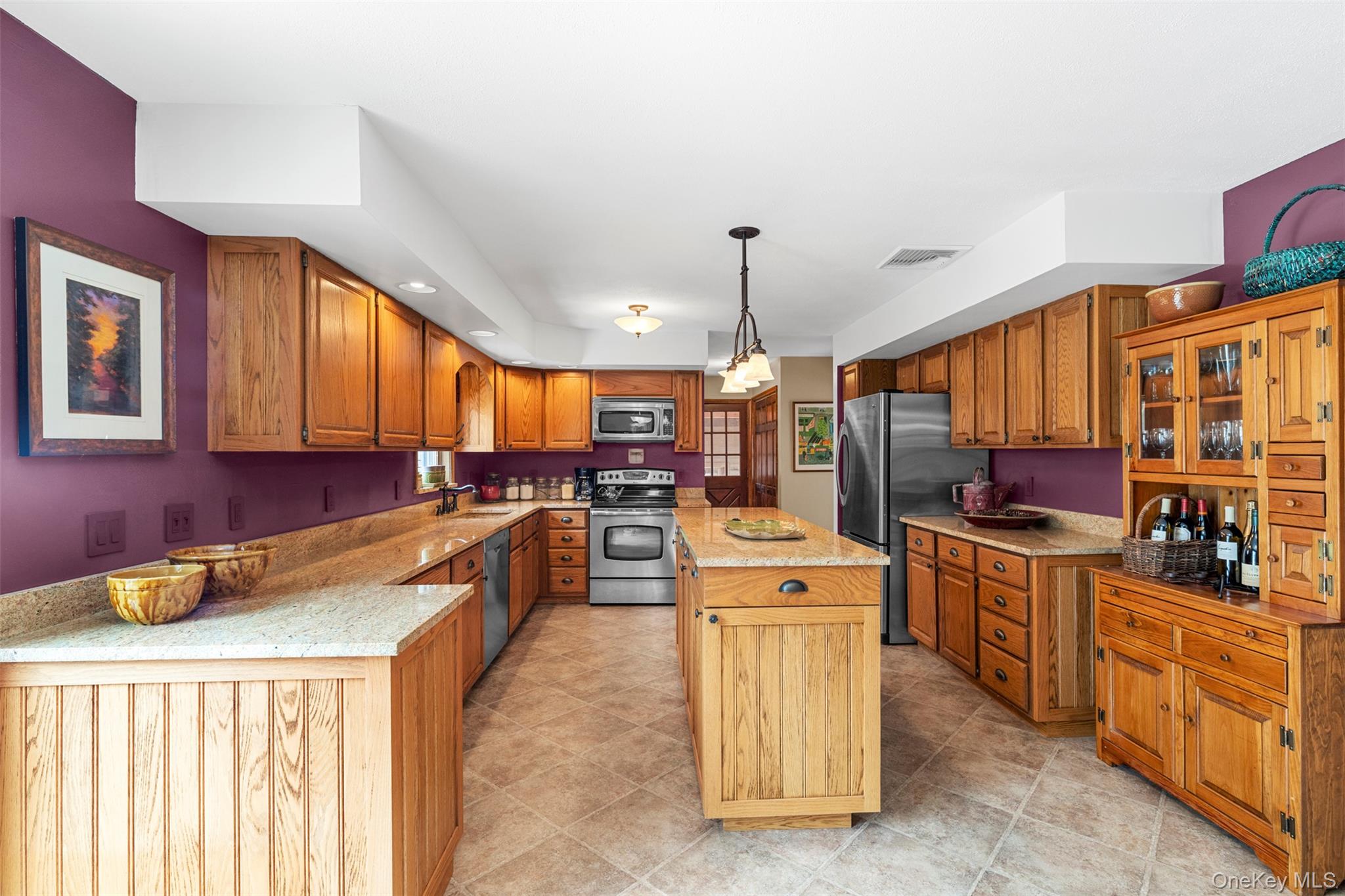 4 Mountain View Dr, Kerhonkson, NY 12446