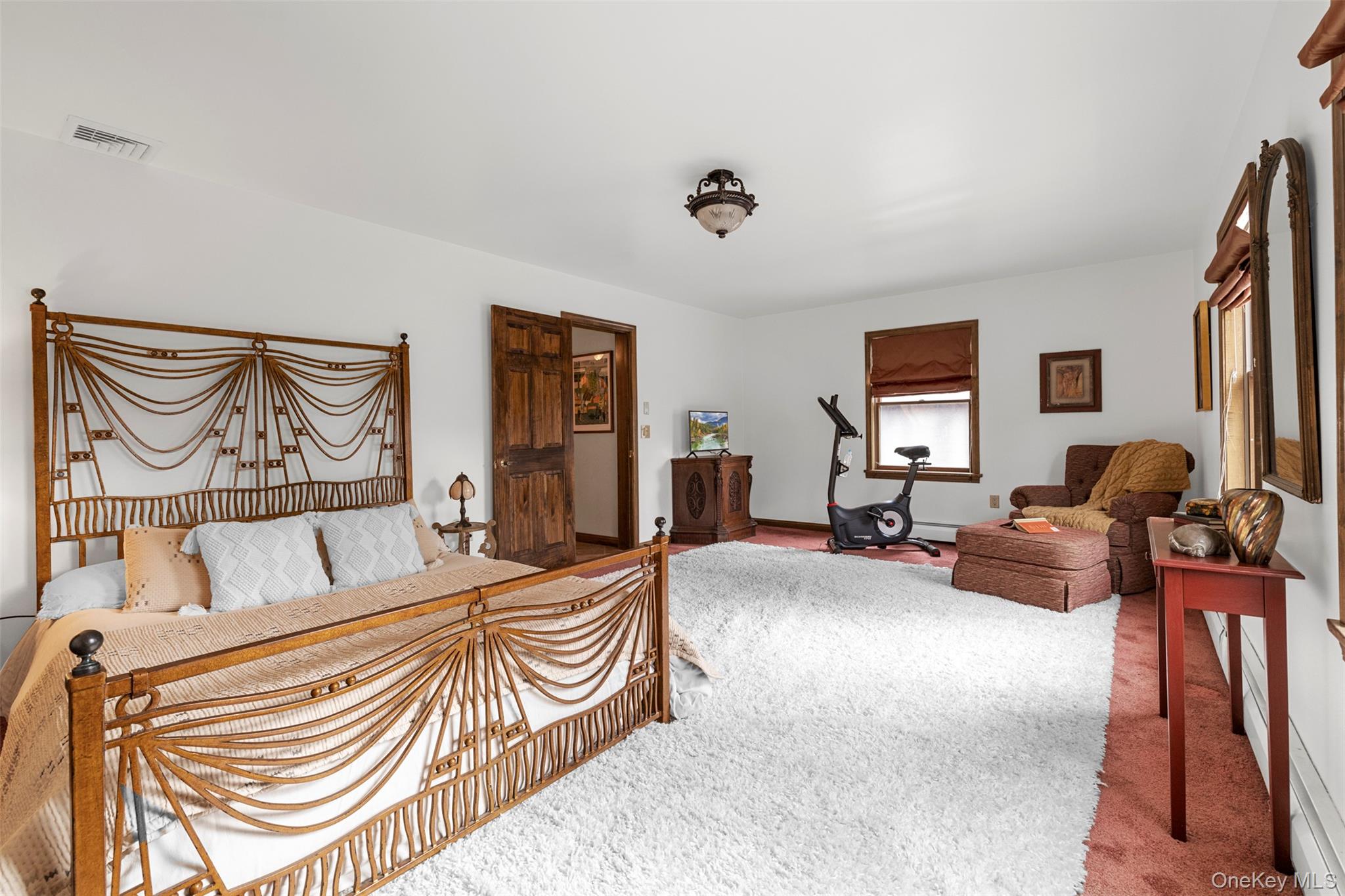 4 Mountain View Dr, Kerhonkson, NY 12446