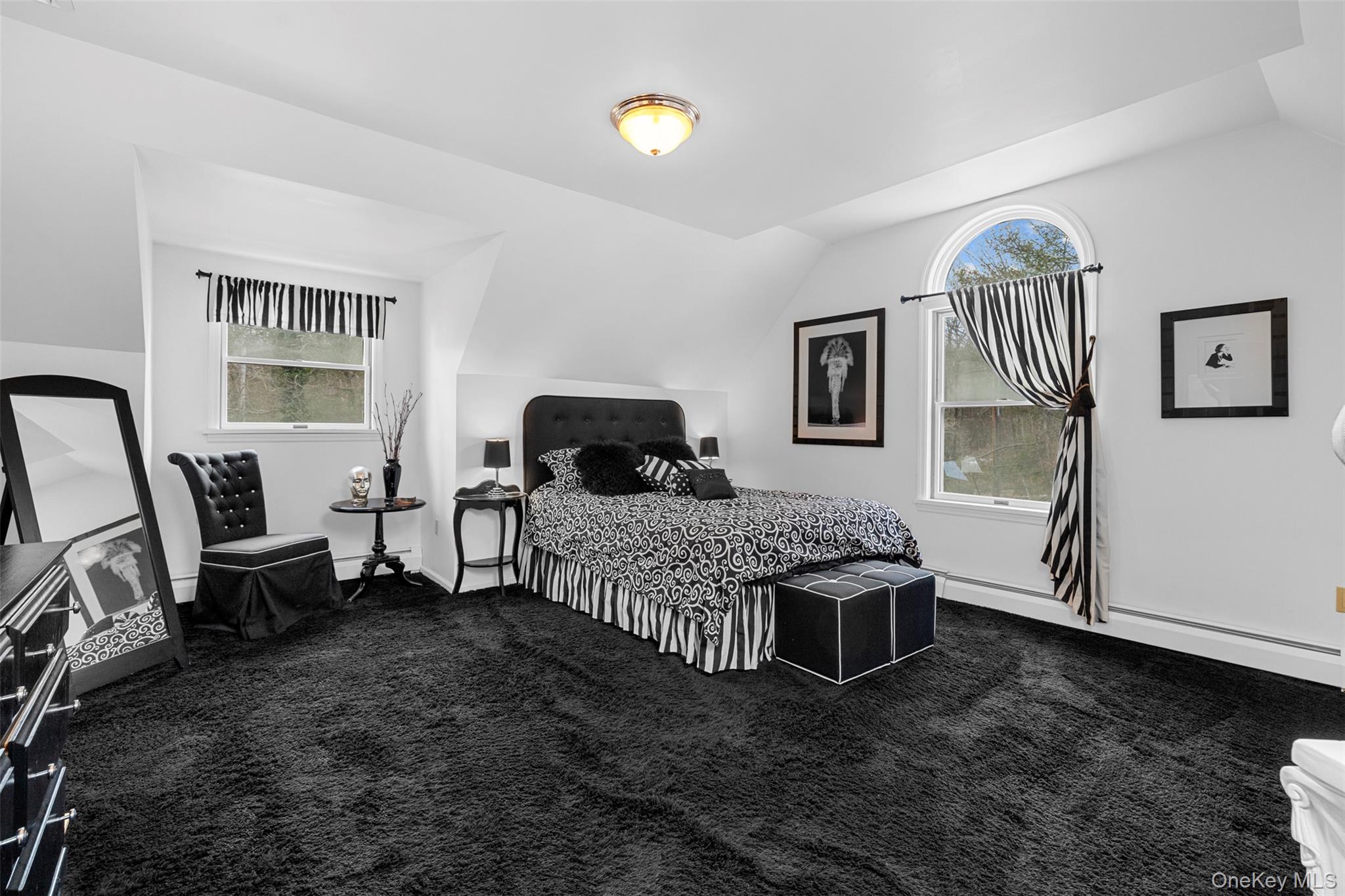 4 Mountain View Dr, Kerhonkson, NY 12446