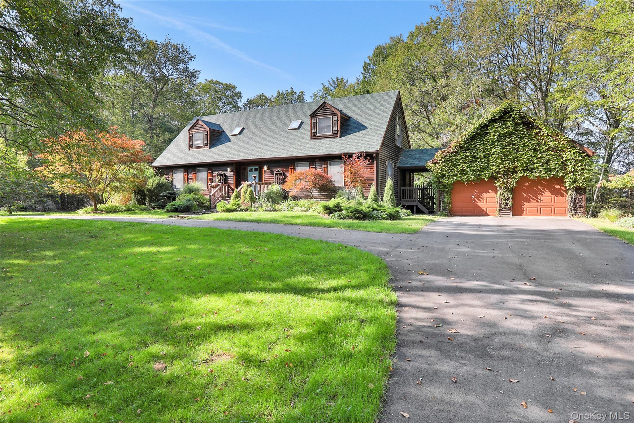 4 Mountain View Dr, Kerhonkson, NY 12446