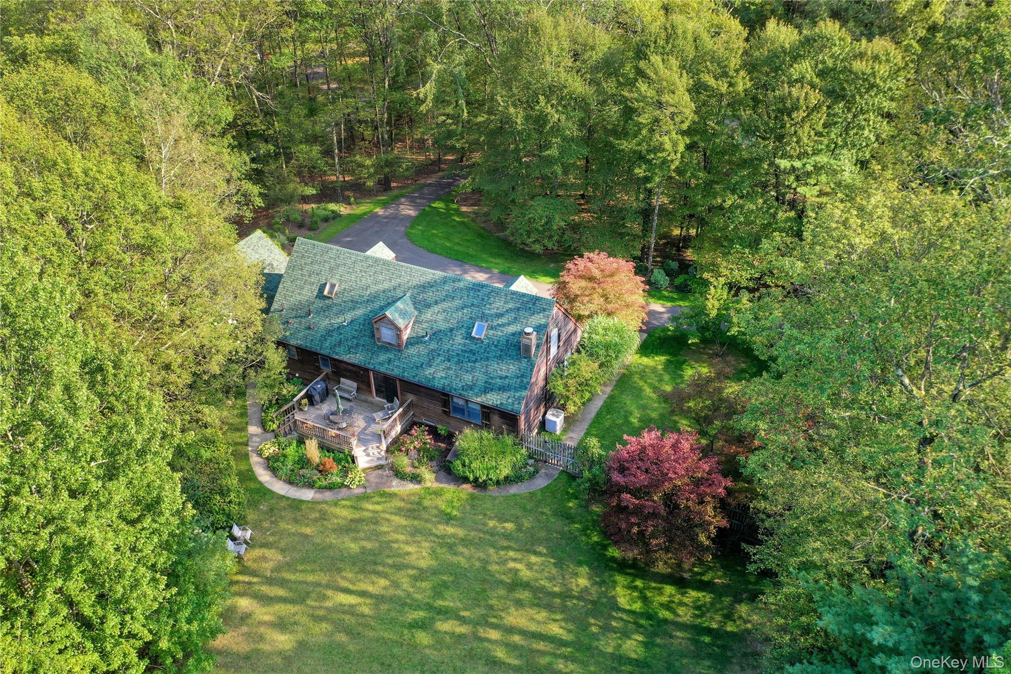 4 Mountain View Dr, Kerhonkson, NY 12446