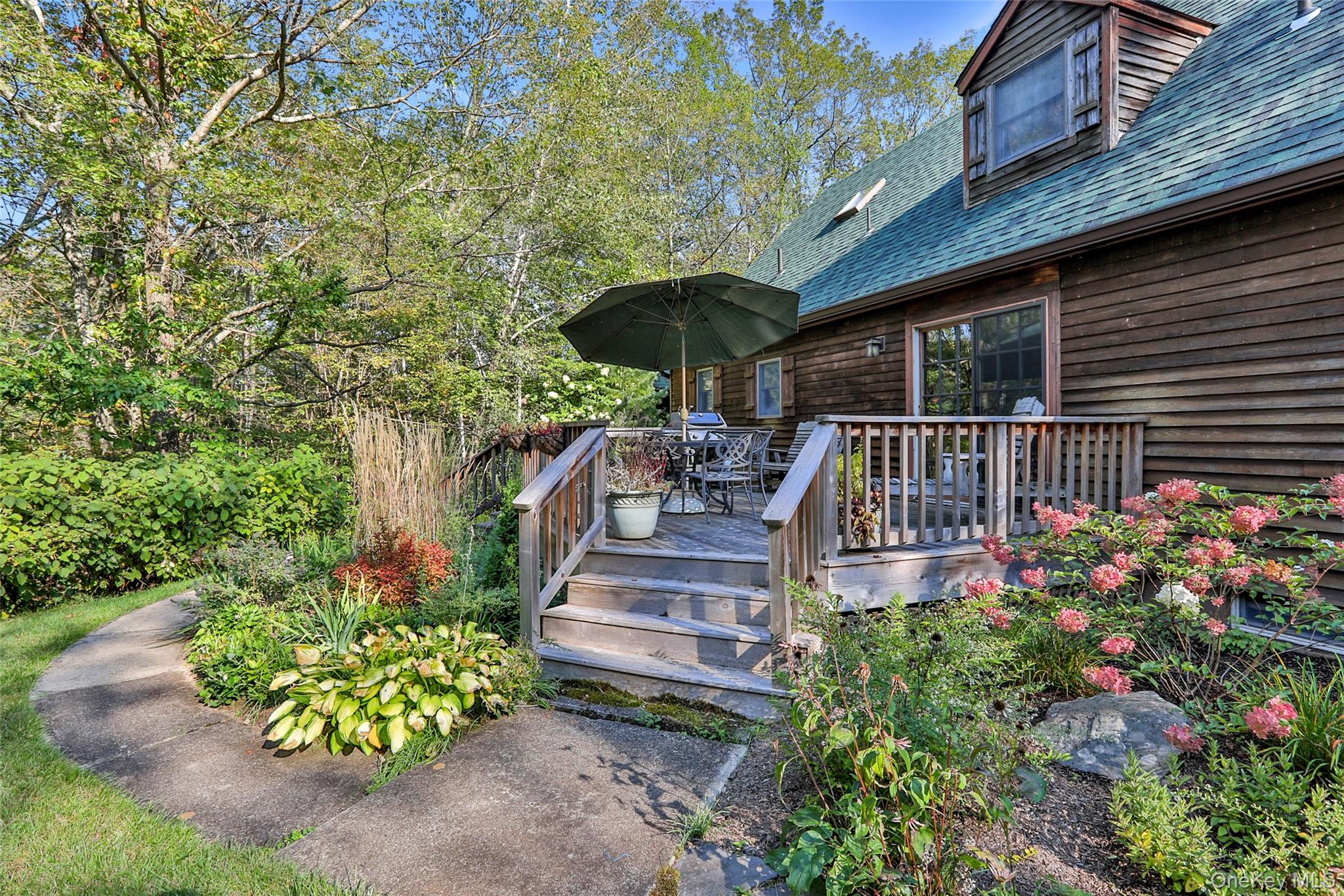 4 Mountain View Dr, Kerhonkson, NY 12446