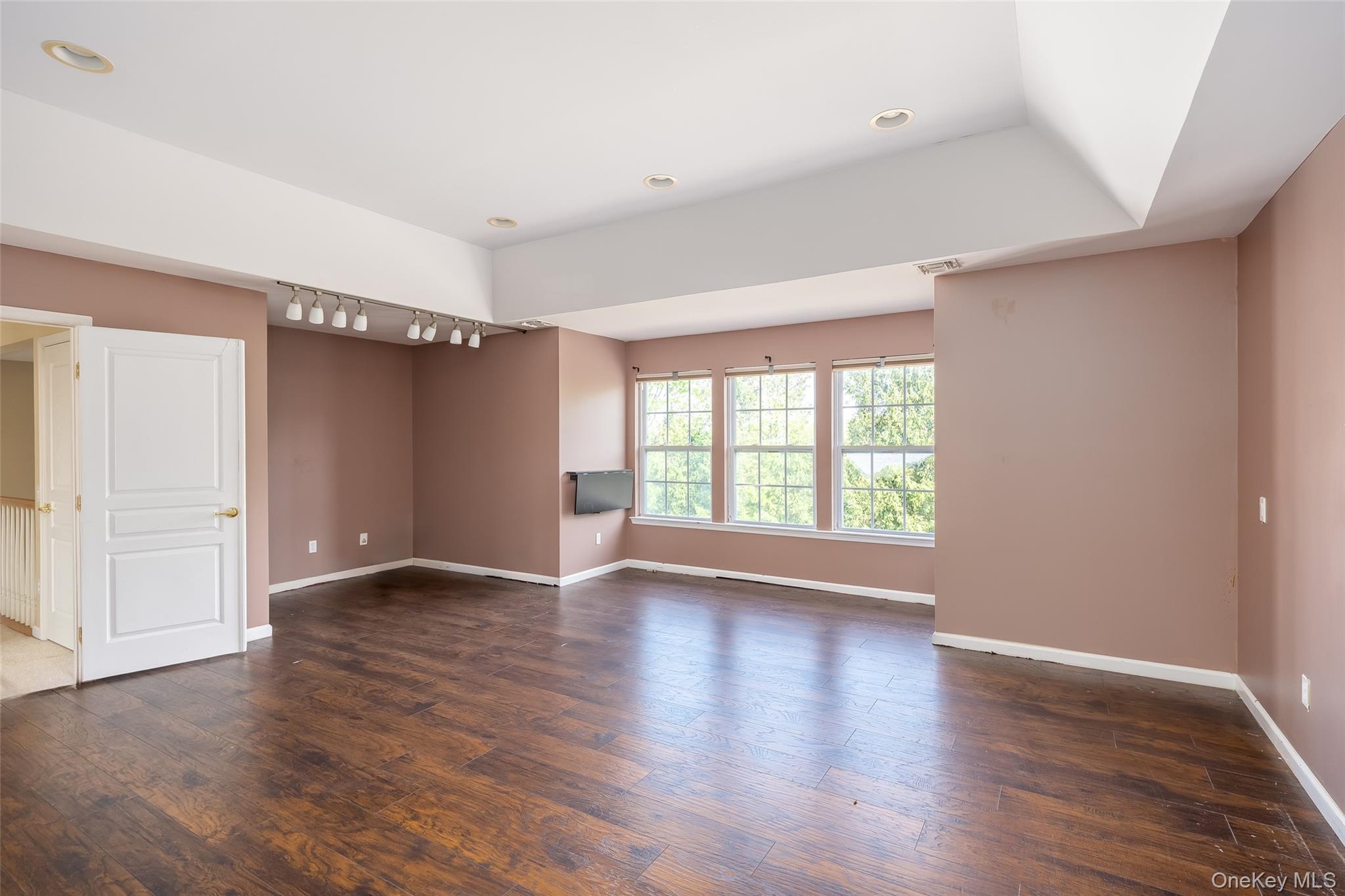 33 Avolet Court, Mount Sinai, NY 11766