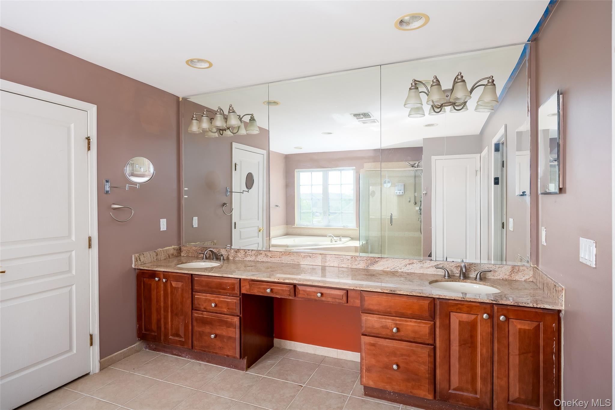 33 Avolet Court, Mount Sinai, NY 11766