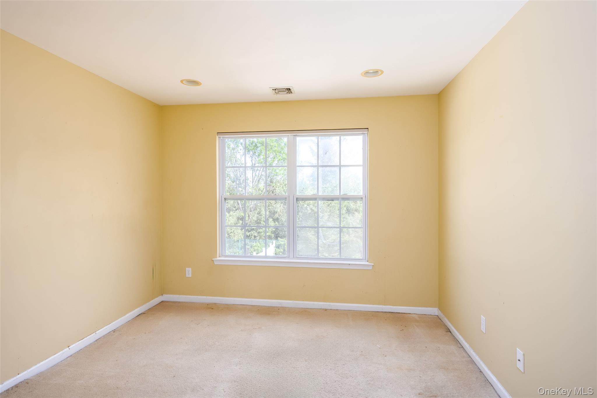 33 Avolet Court, Mount Sinai, NY 11766