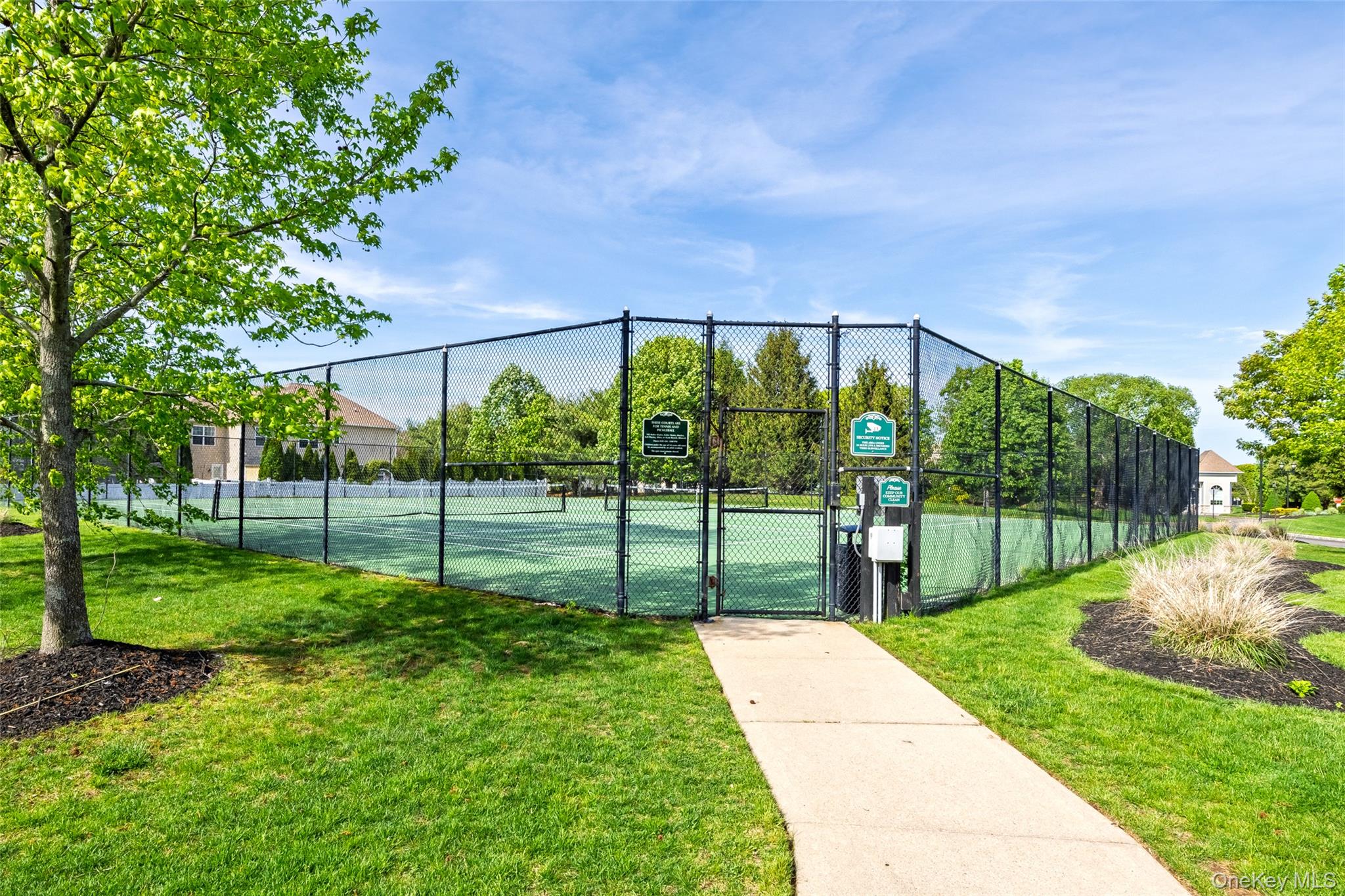 33 Avolet Court, Mount Sinai, NY 11766