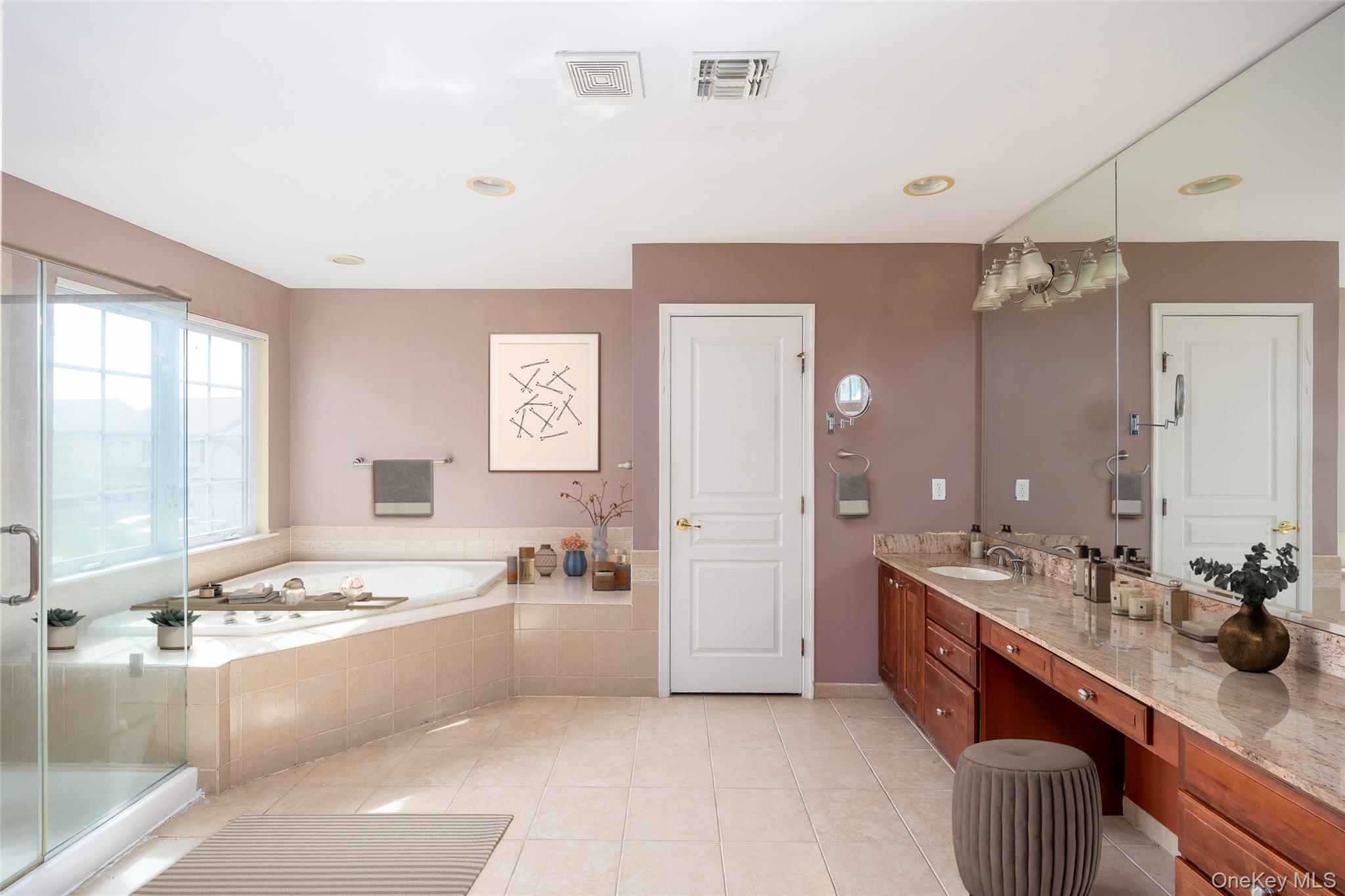 33 Avolet Court, Mount Sinai, NY 11766