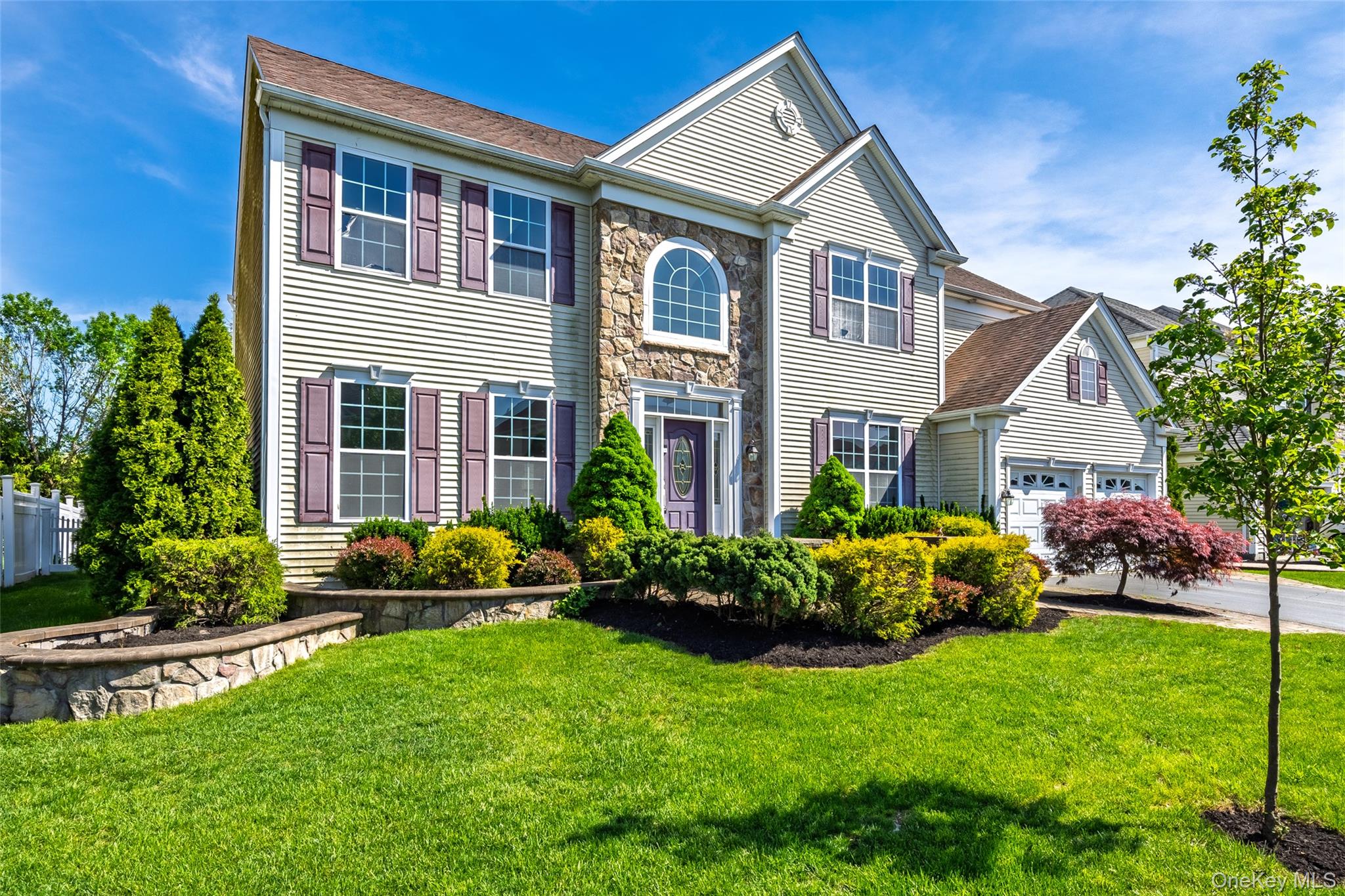 33 Avolet Court, Mount Sinai, NY 11766