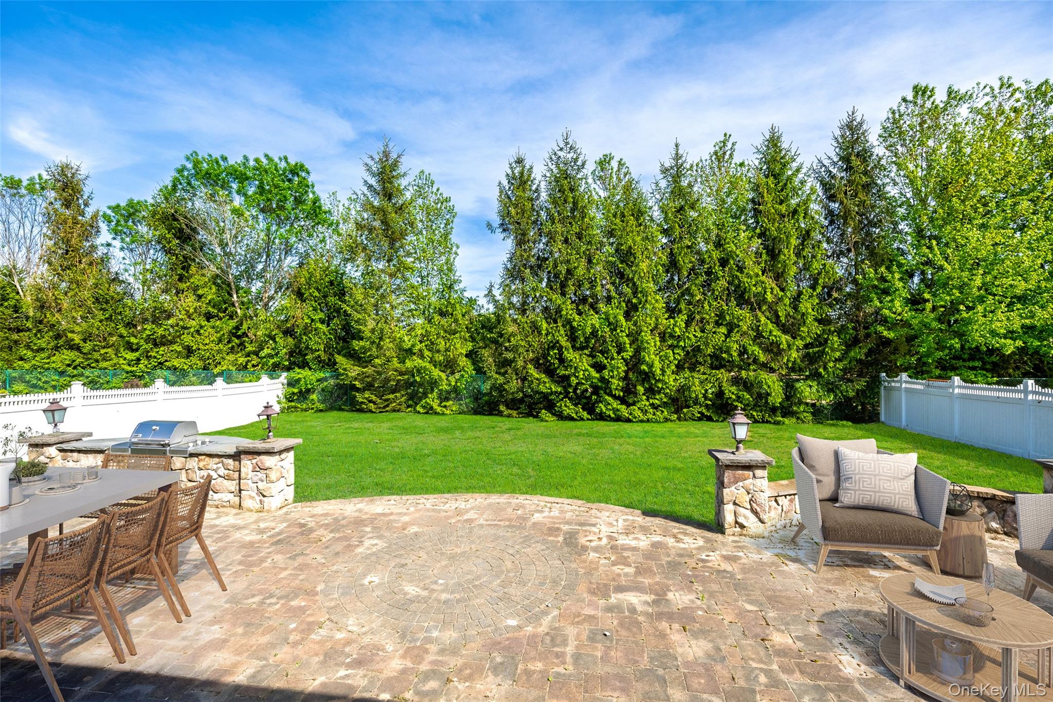 33 Avolet Court, Mount Sinai, NY 11766