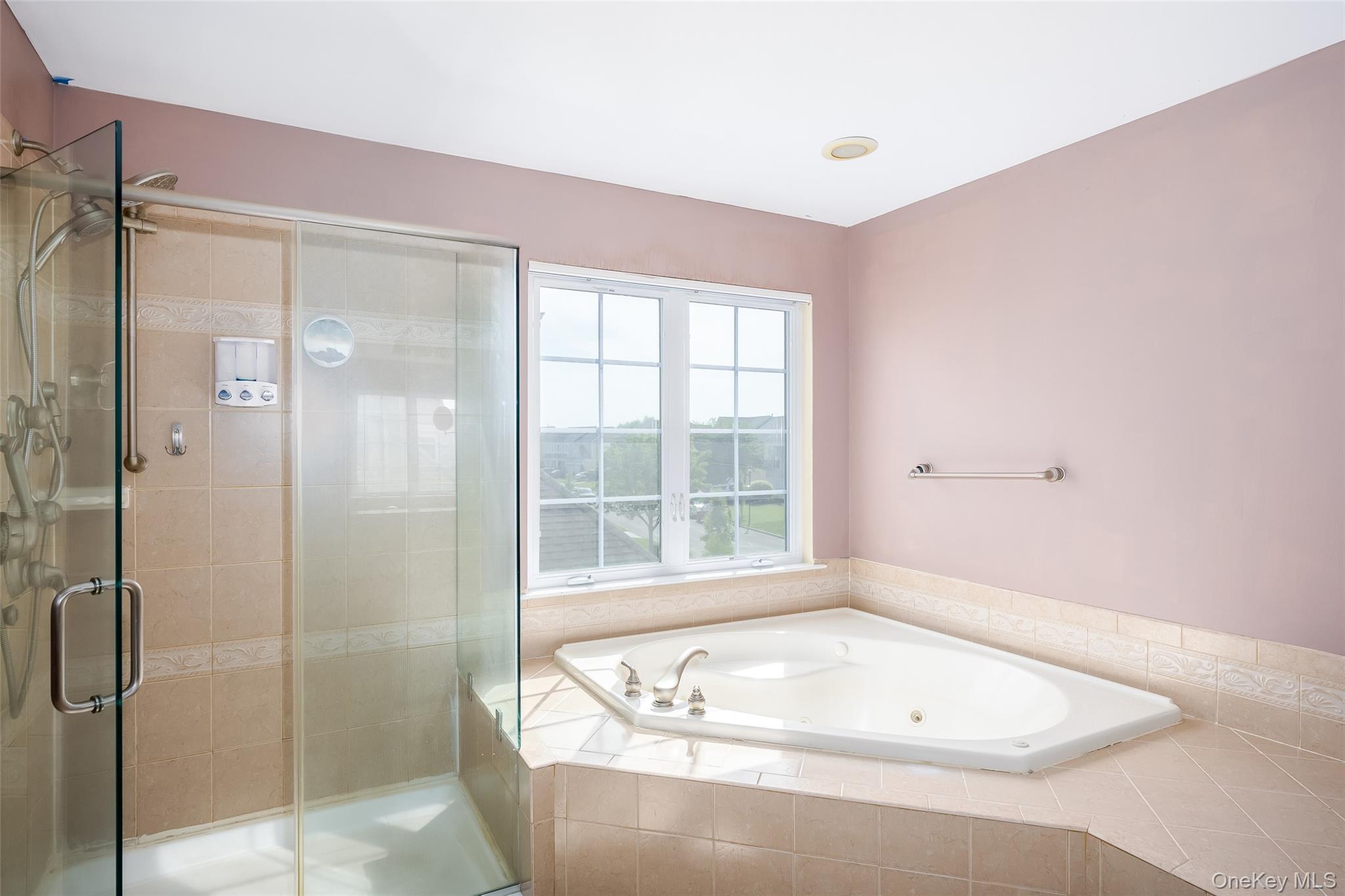 33 Avolet Court, Mount Sinai, NY 11766