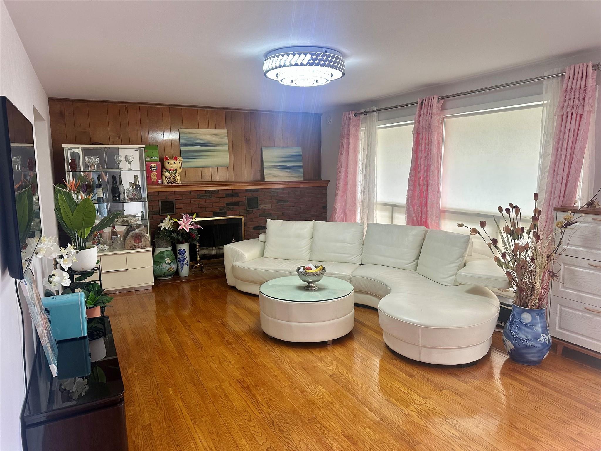 15 Queen Street, New Windsor, NY 12553