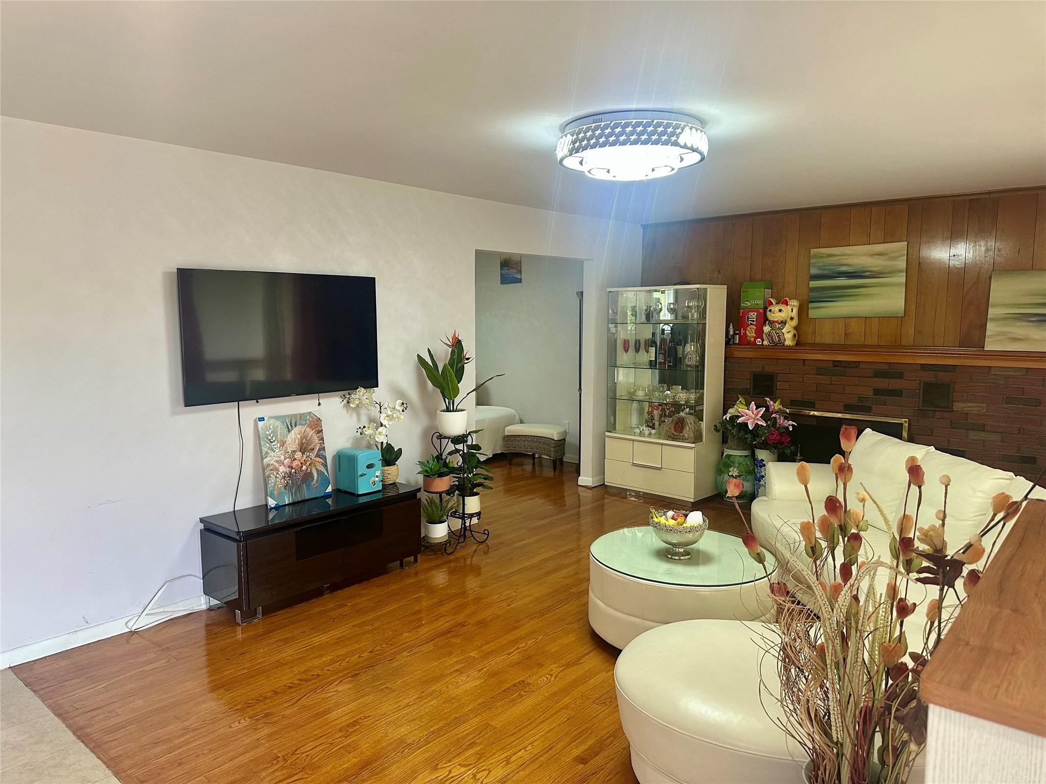 15 Queen Street, New Windsor, NY 12553