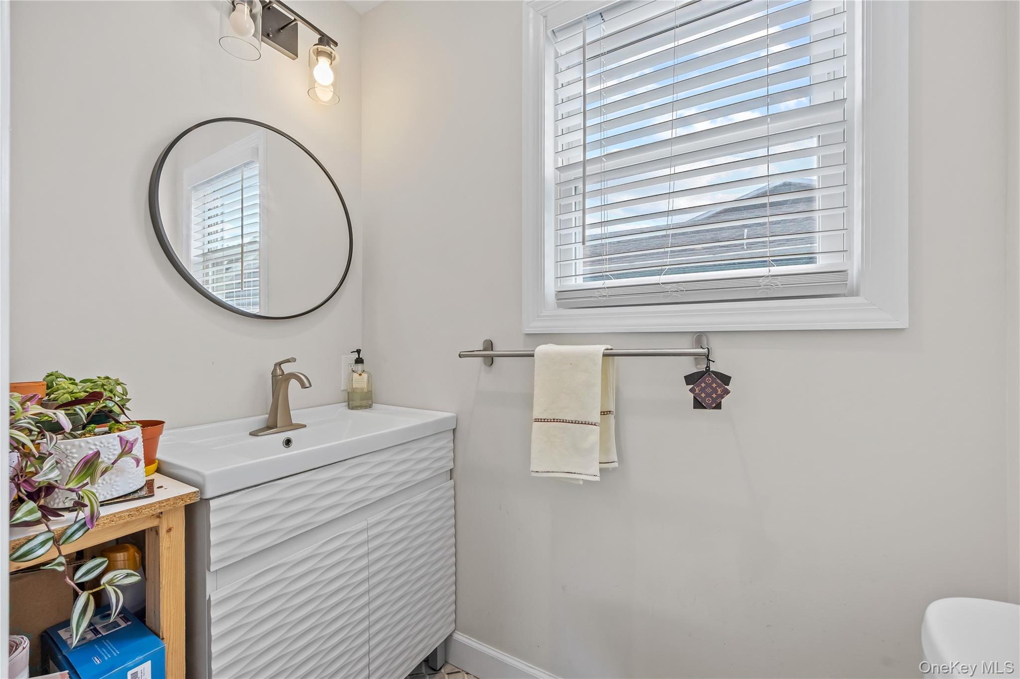 3875 South Street, Seaford, NY 11783