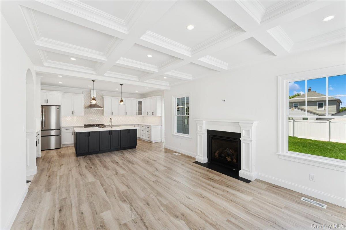 42 Second Street Extension, Glen Cove, NY 11542