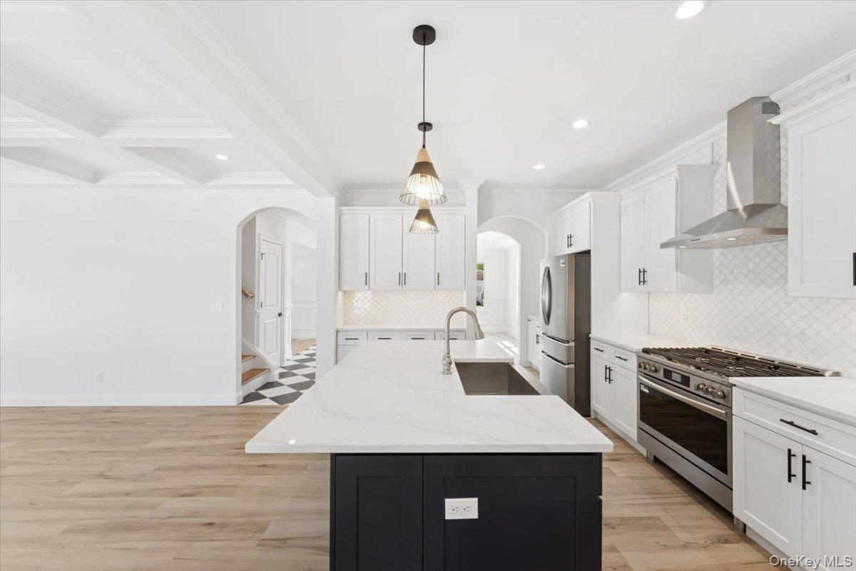 42 Second Street Extension, Glen Cove, NY 11542