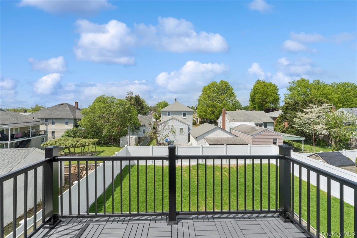 42 Second Street Extension, Glen Cove, NY 11542