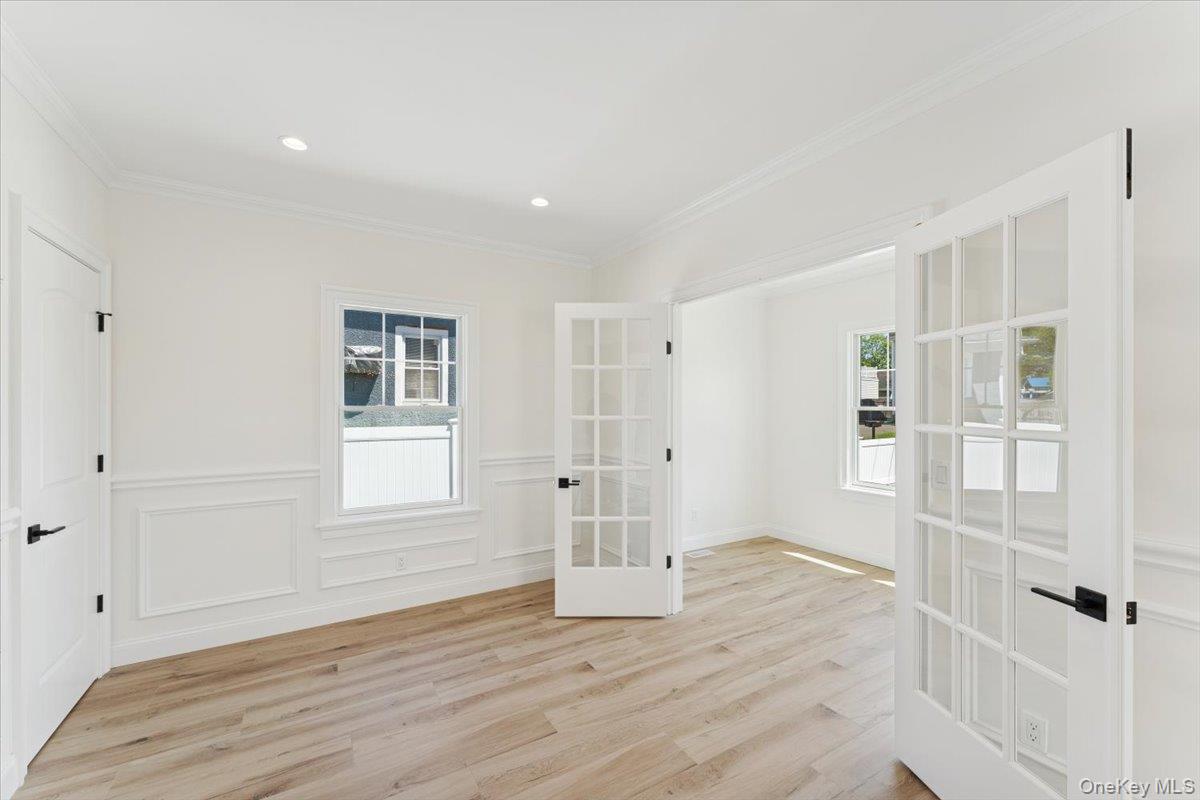 42 Second Street Extension, Glen Cove, NY 11542