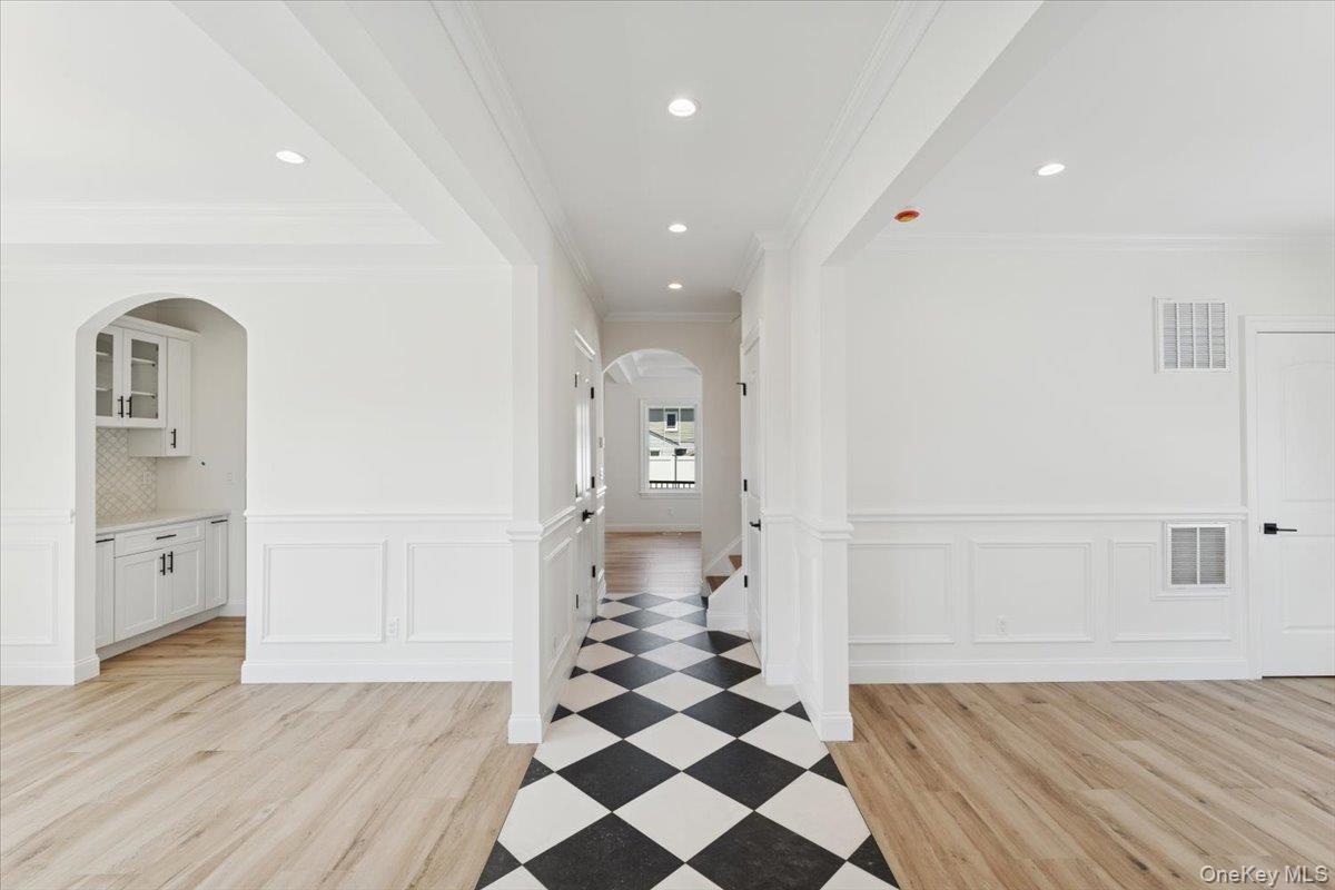 42 Second Street Extension, Glen Cove, NY 11542