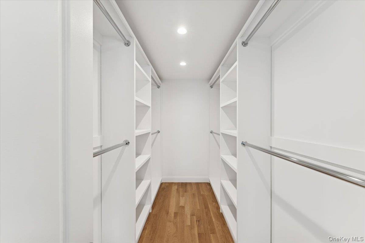 42 Second Street Extension, Glen Cove, NY 11542