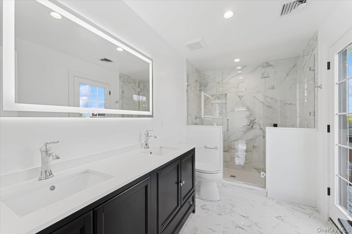 42 Second Street Extension, Glen Cove, NY 11542