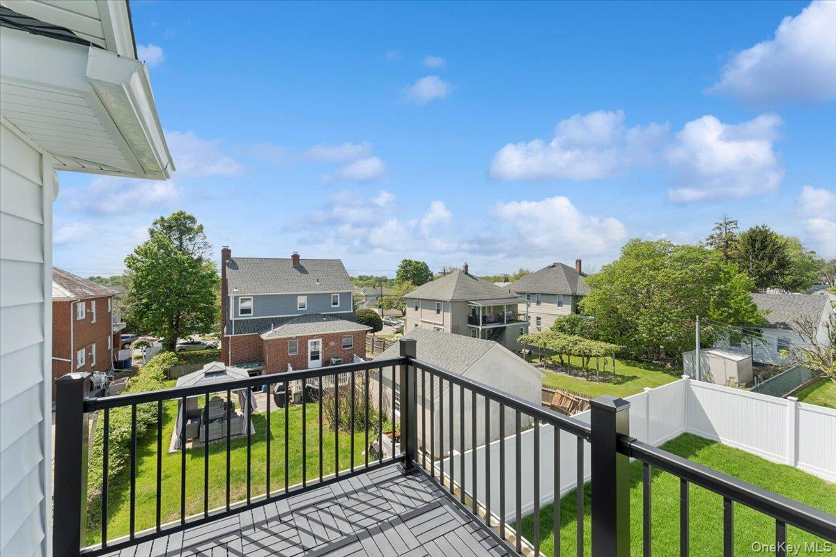 42 Second Street Extension, Glen Cove, NY 11542