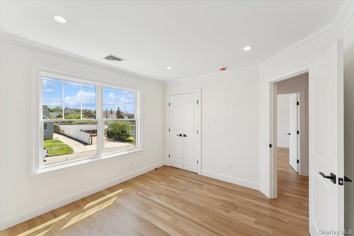 42 Second Street Extension, Glen Cove, NY 11542