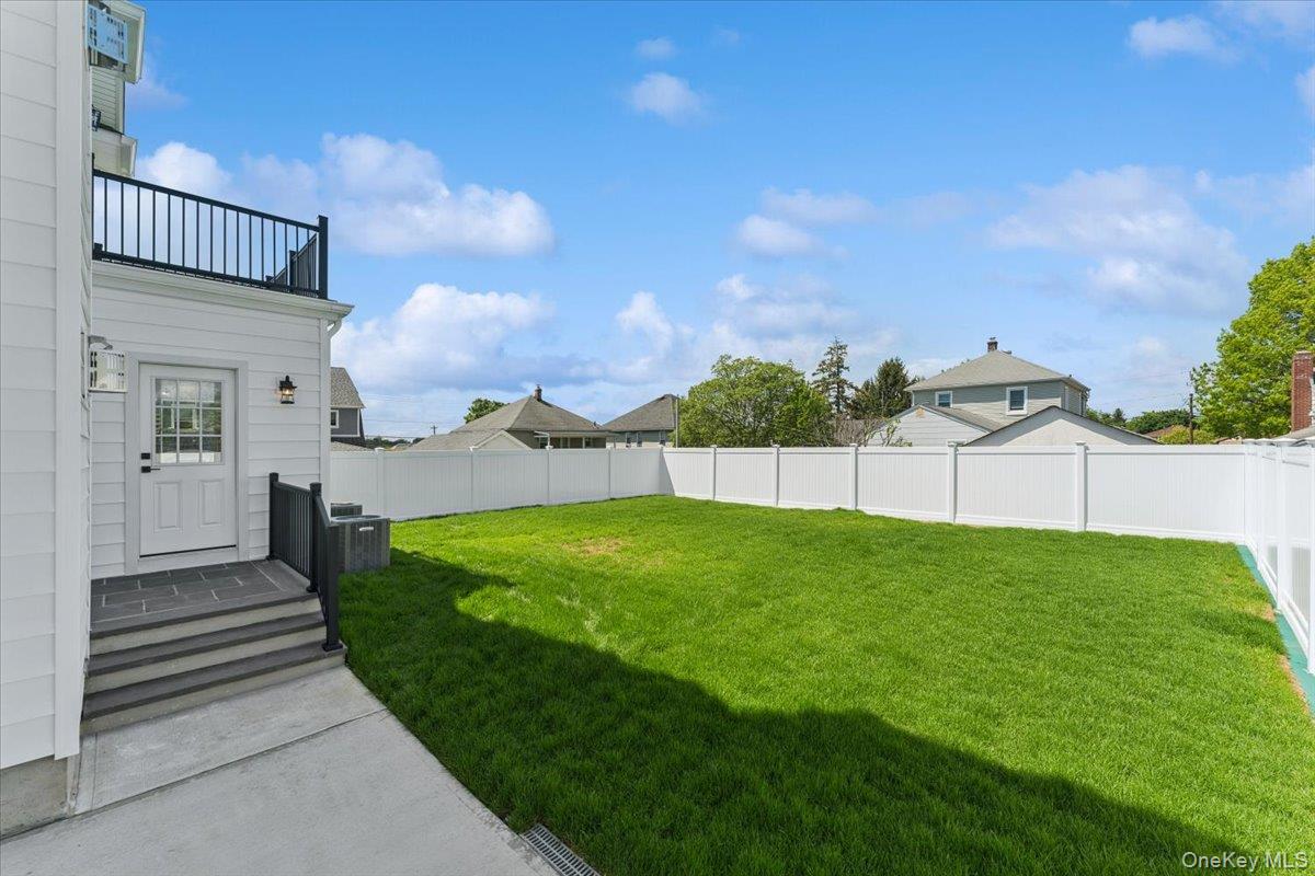 42 Second Street Extension, Glen Cove, NY 11542