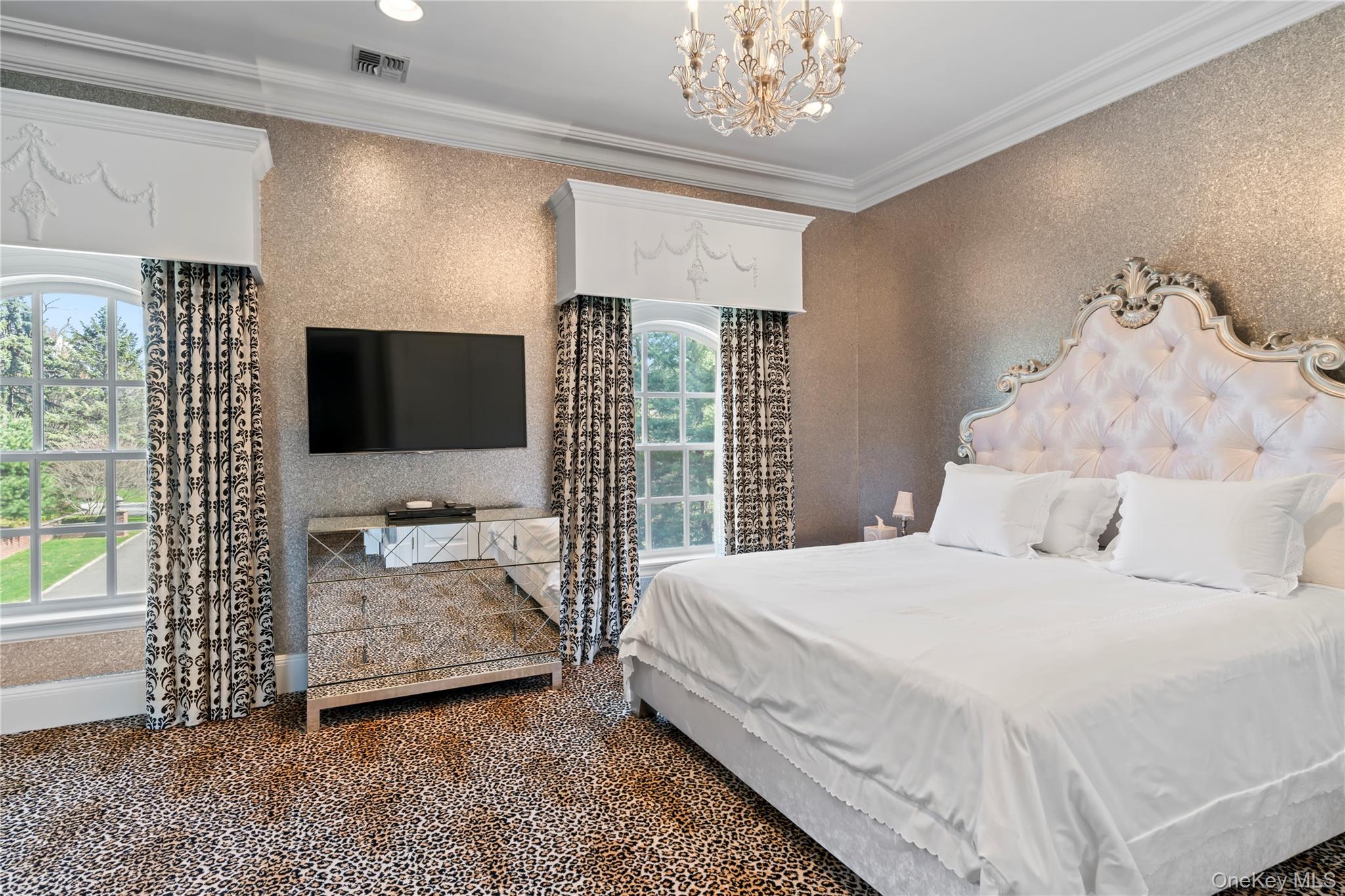 8 Vista Lane, Brookville, NY 11545