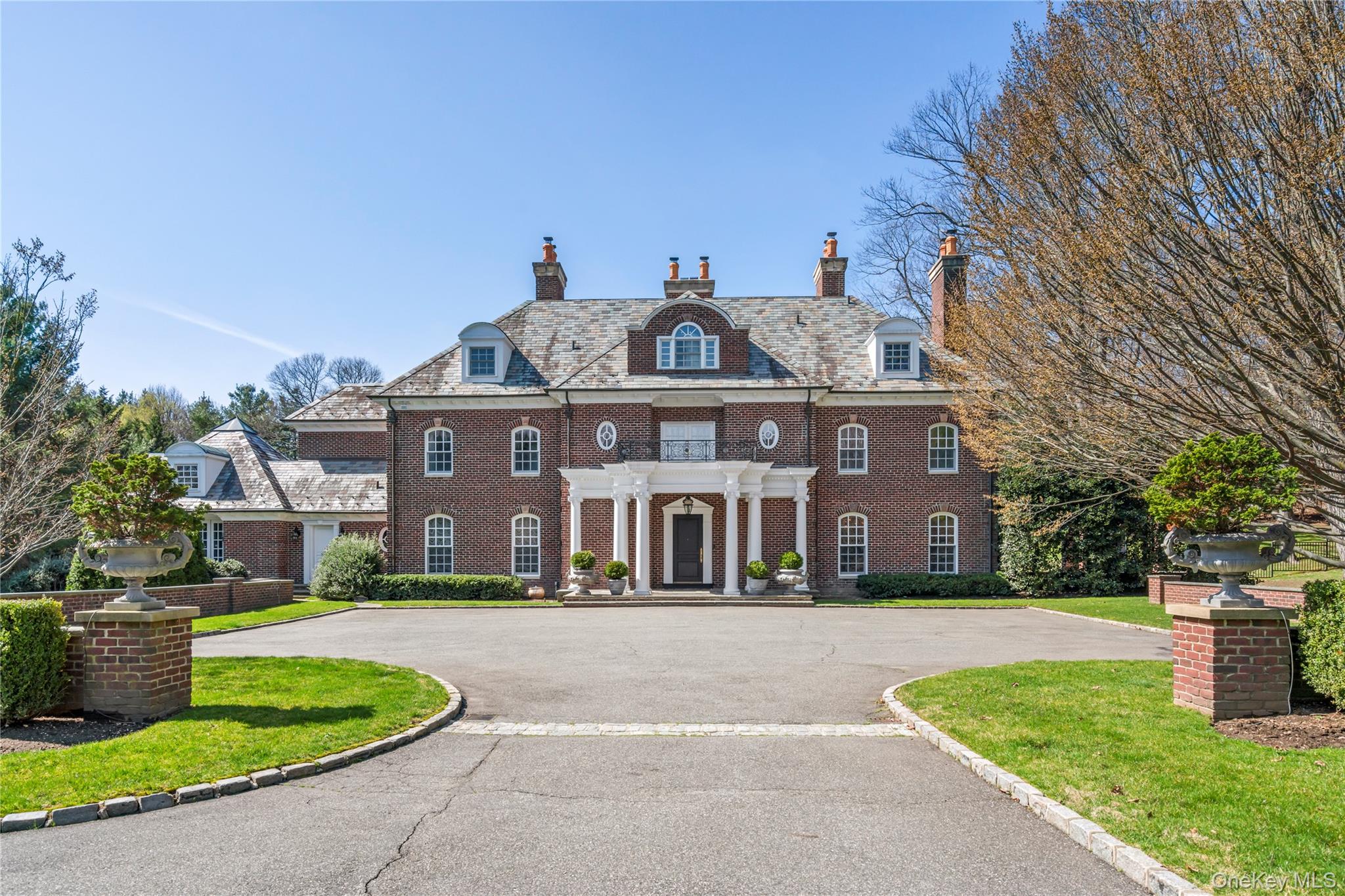 8 Vista Lane, Brookville, NY 11545