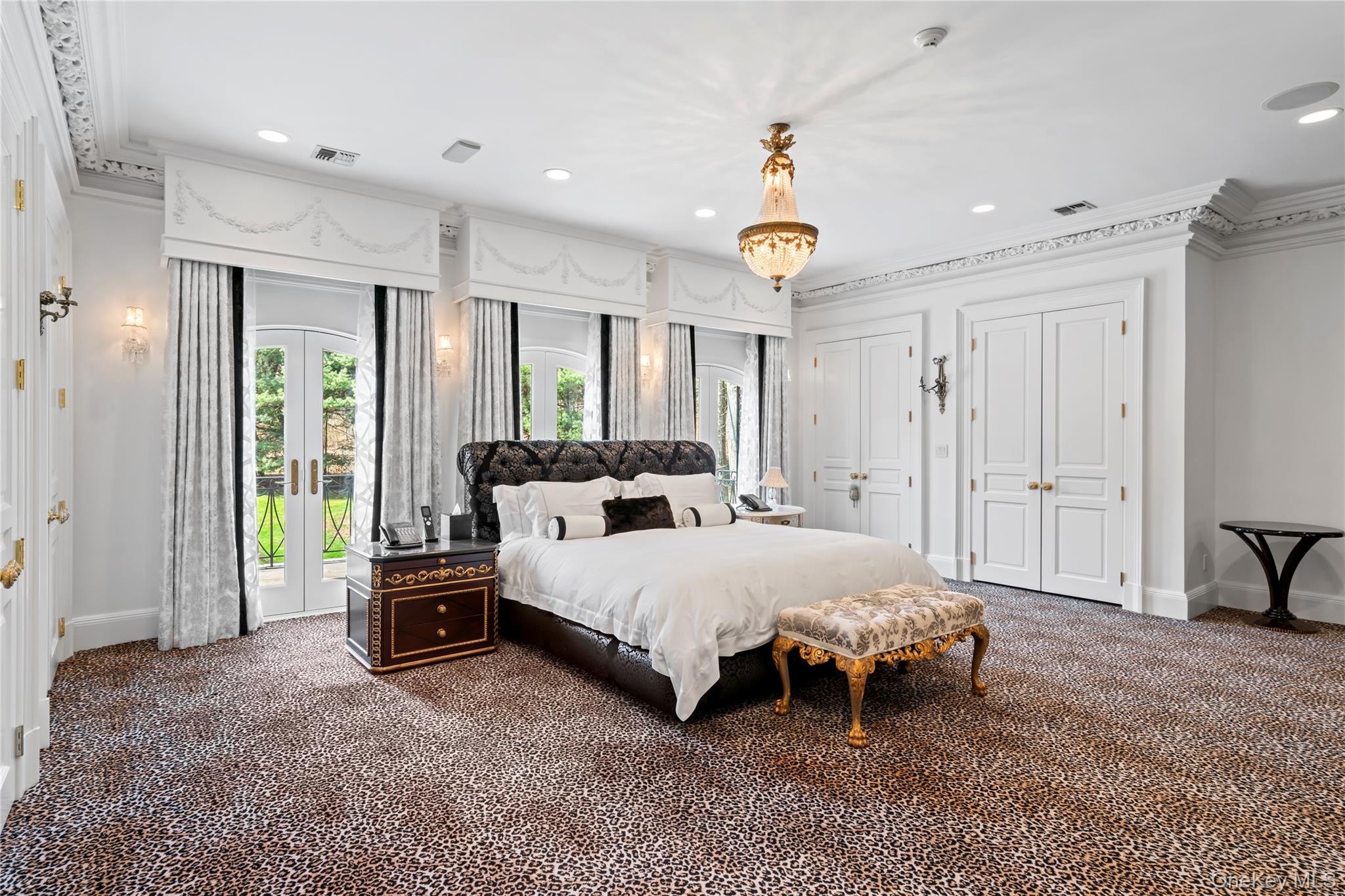 8 Vista Lane, Brookville, NY 11545