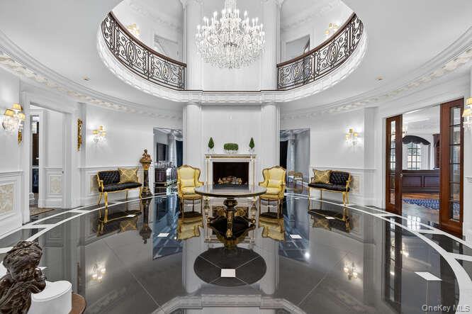 8 Vista Lane, Brookville, NY 11545