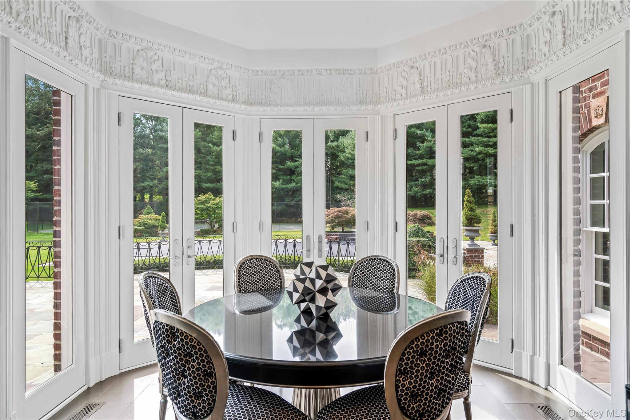 8 Vista Lane, Brookville, NY 11545