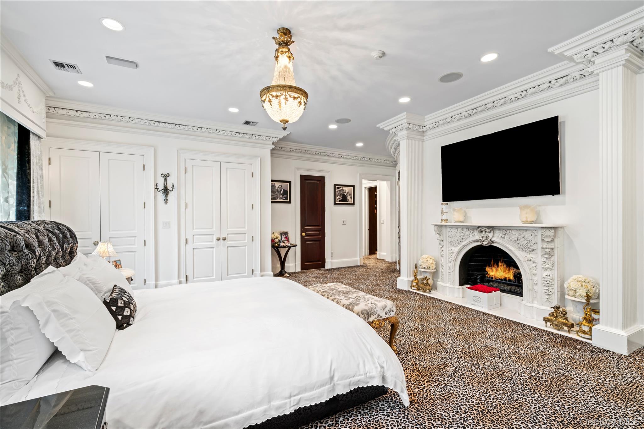 8 Vista Lane, Brookville, NY 11545