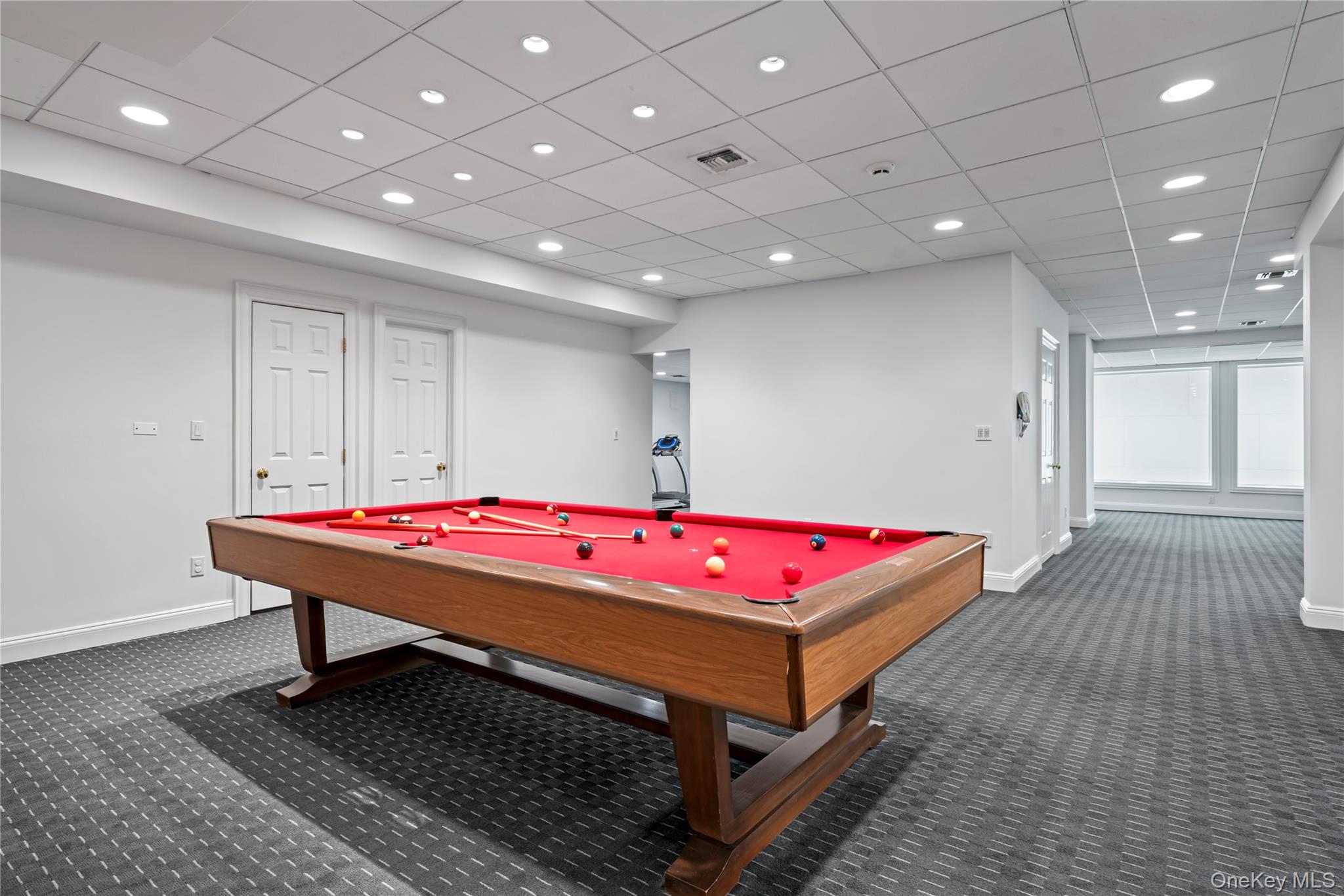 8 Vista Lane, Brookville, NY 11545