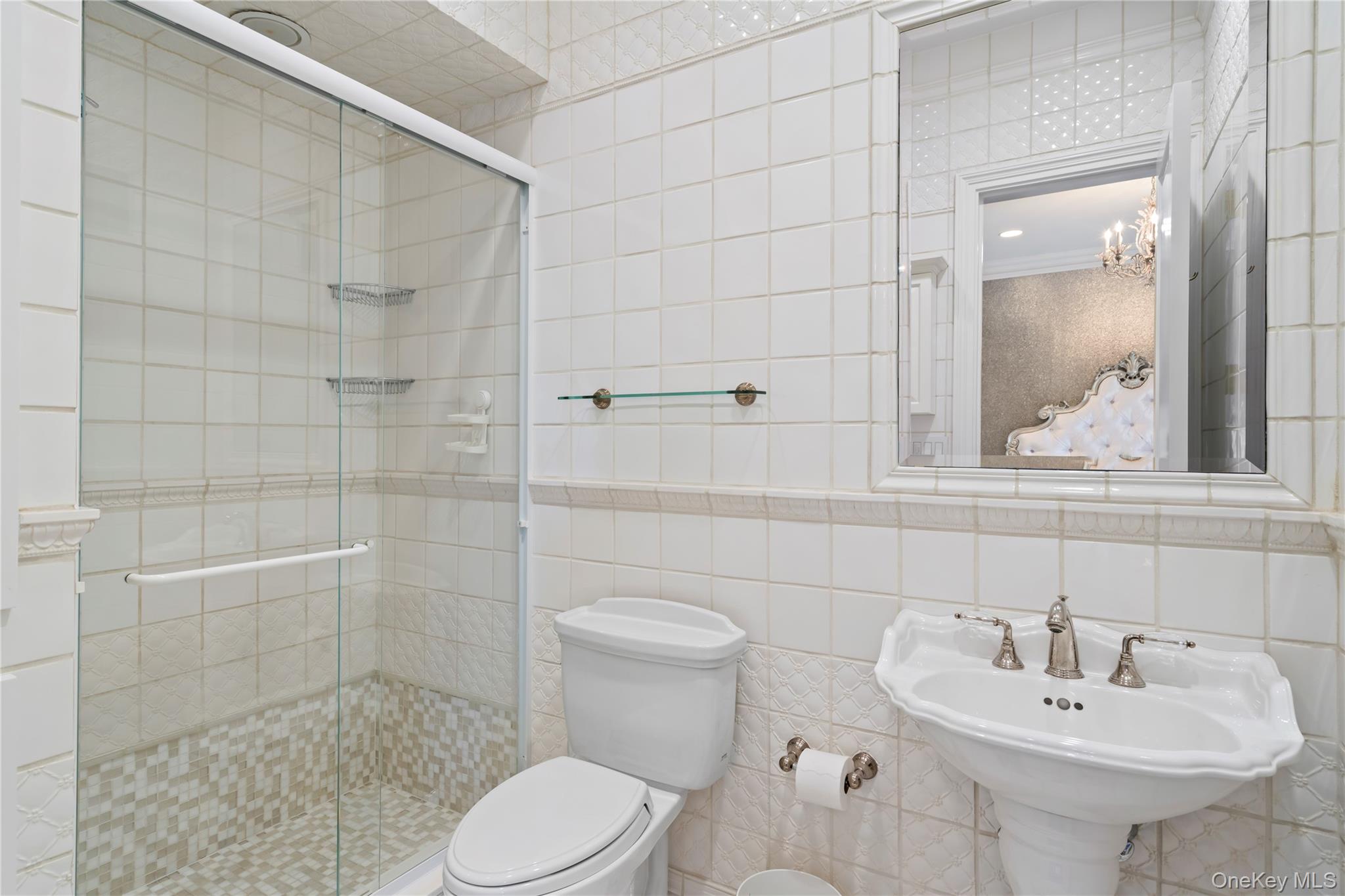 8 Vista Lane, Brookville, NY 11545