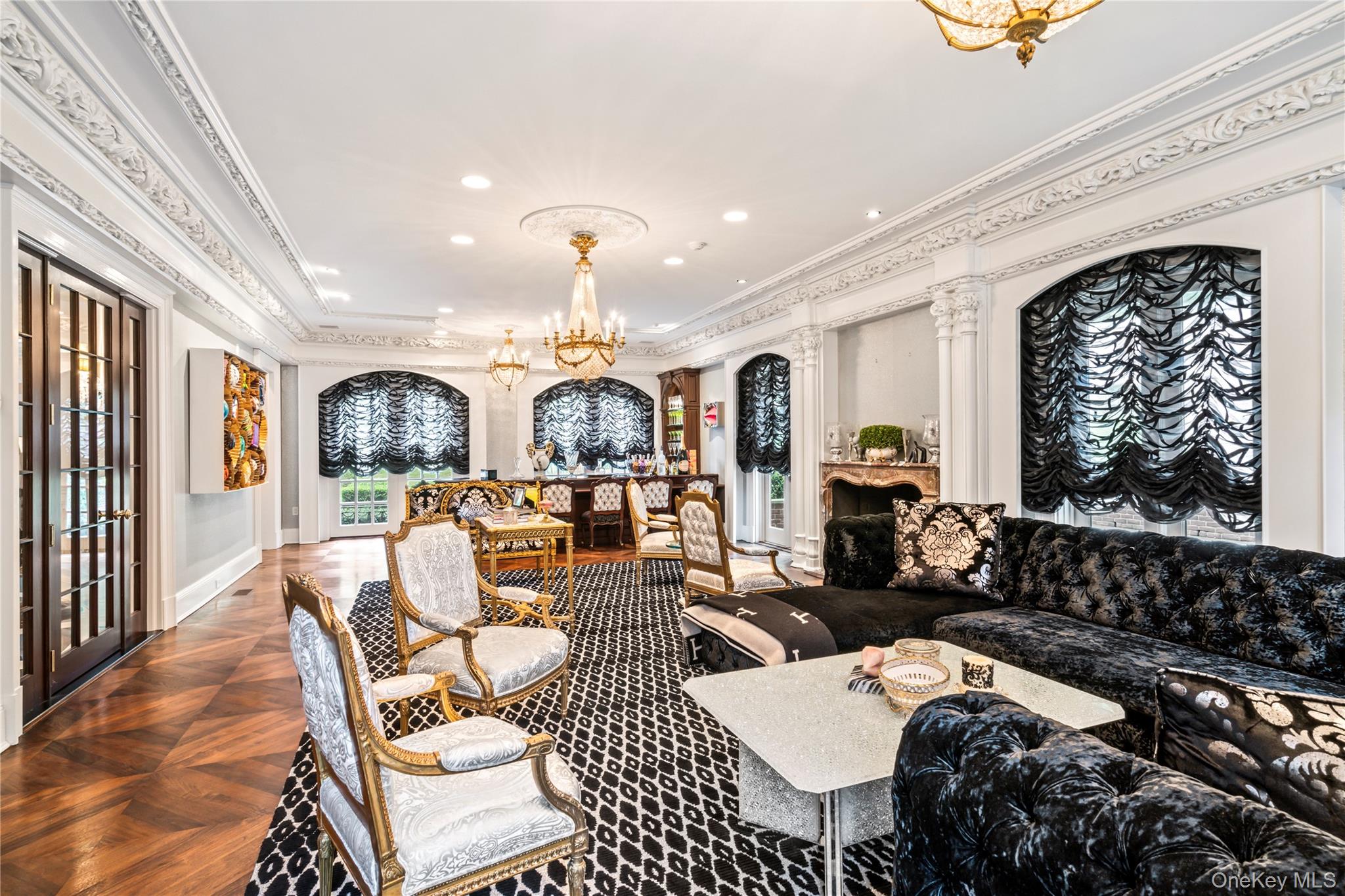 8 Vista Lane, Brookville, NY 11545