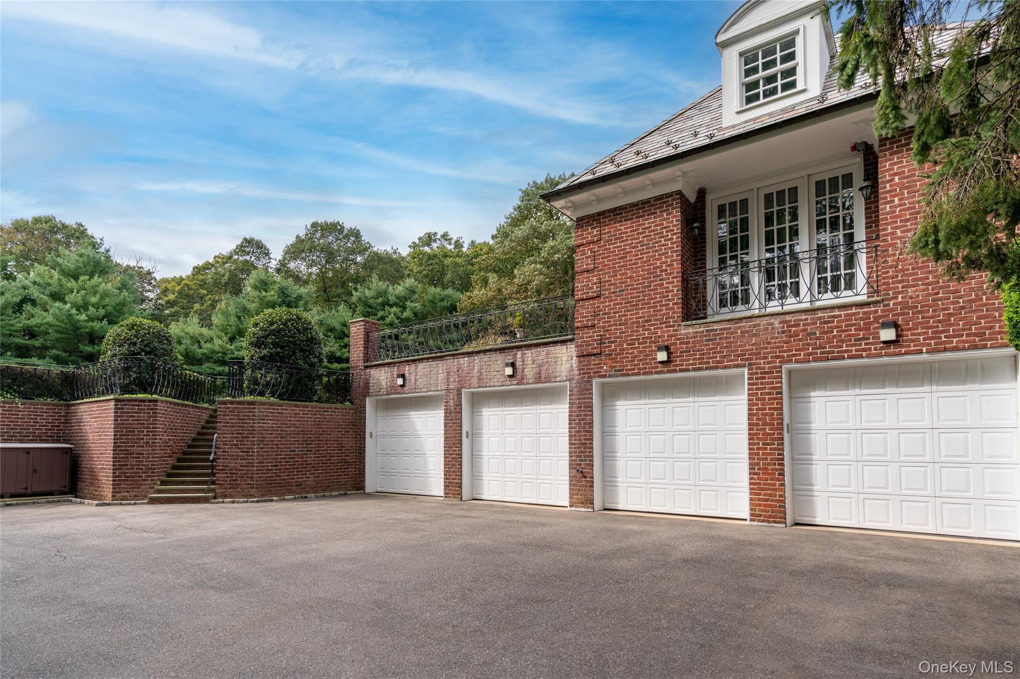 8 Vista Lane, Brookville, NY 11545