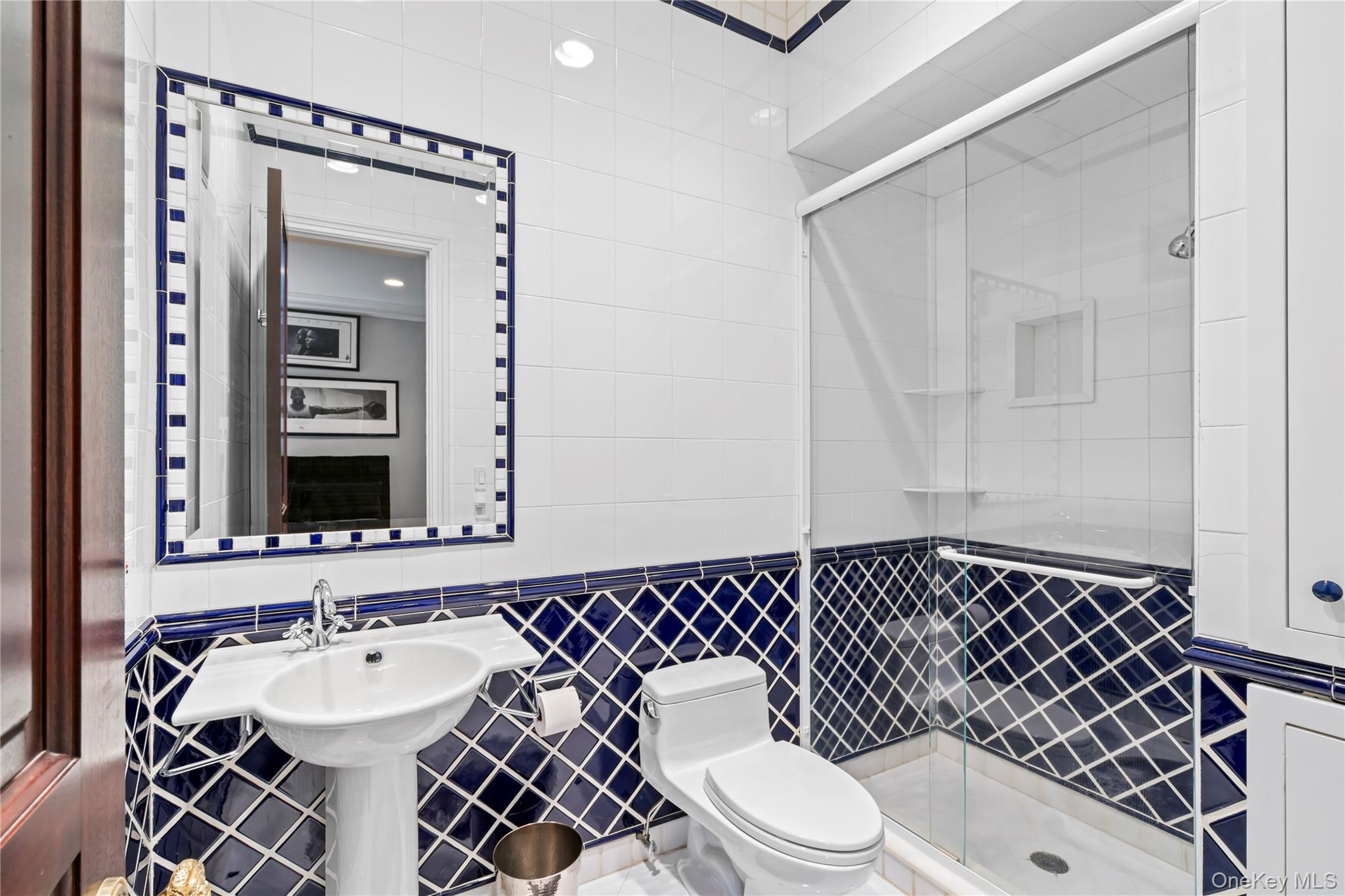 8 Vista Lane, Brookville, NY 11545