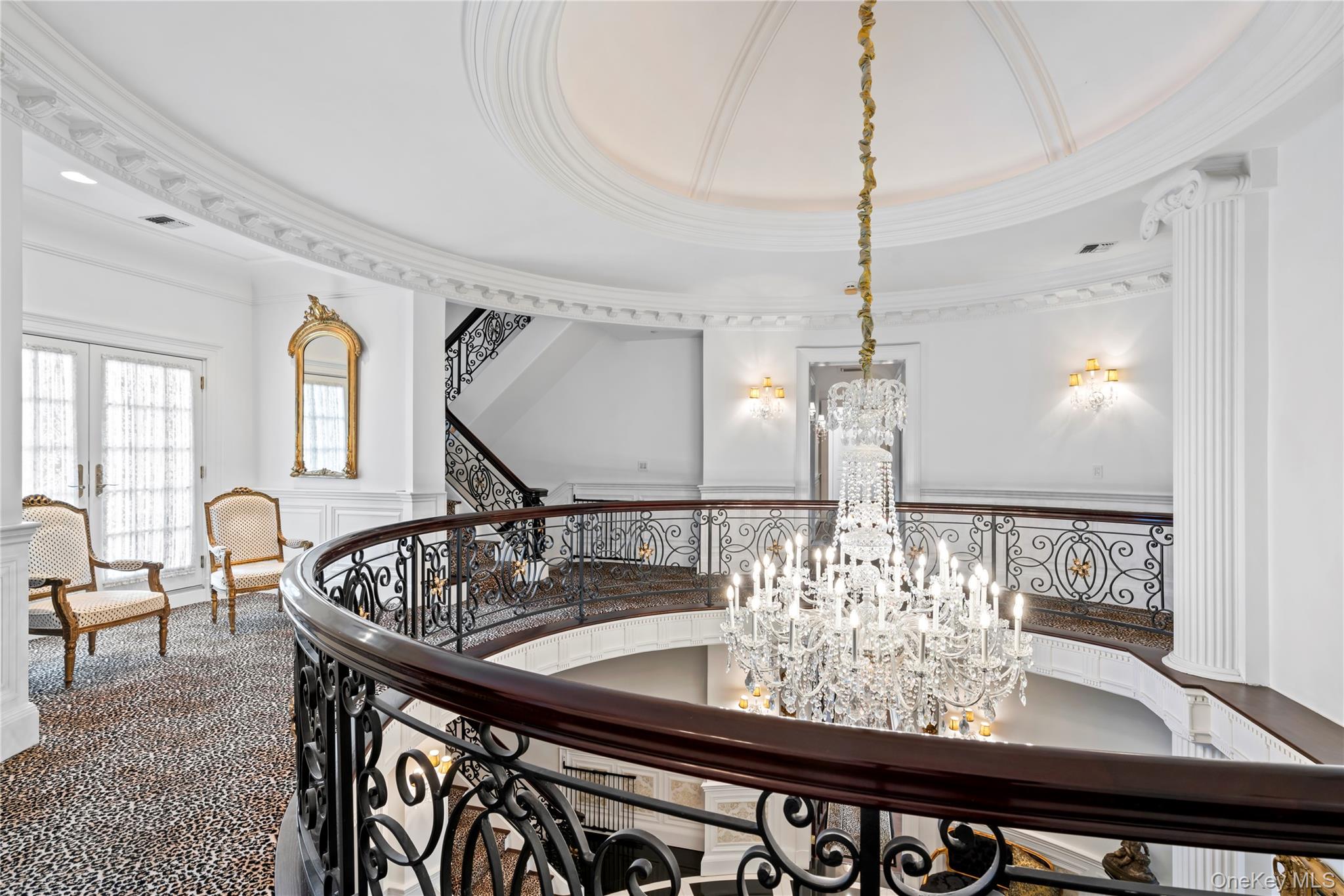 8 Vista Lane, Brookville, NY 11545