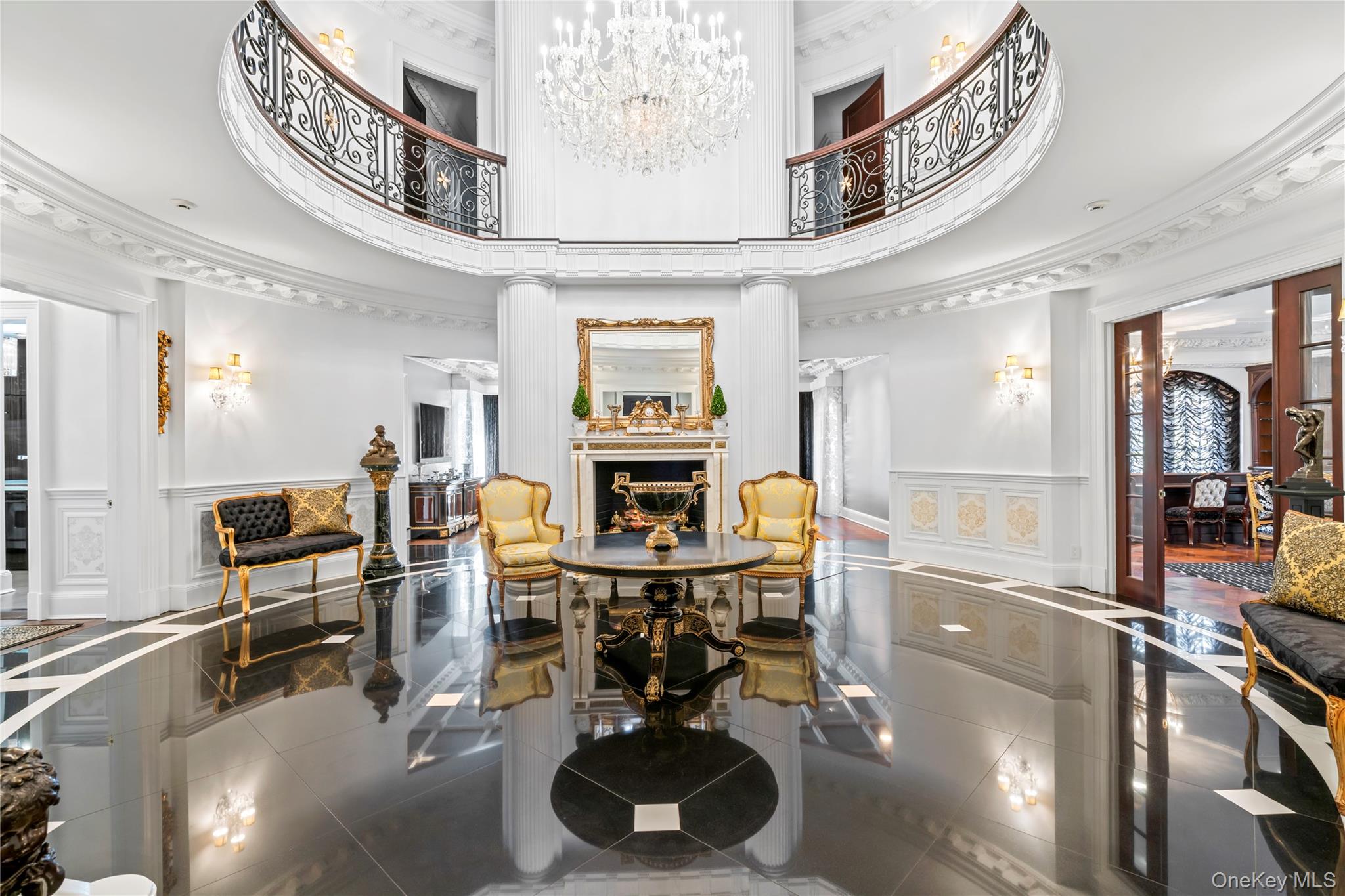 8 Vista Lane, Brookville, NY 11545