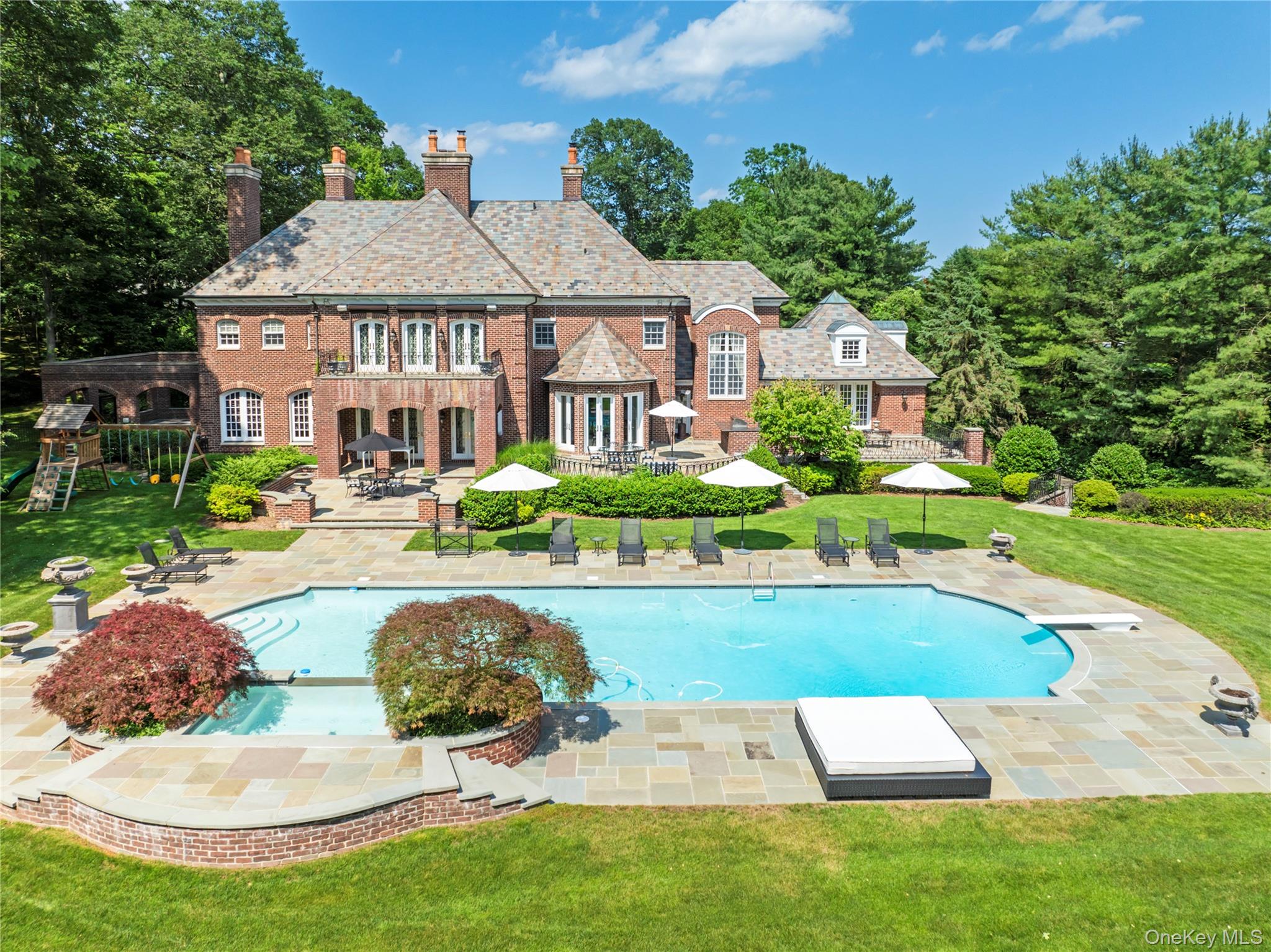 8 Vista Lane, Brookville, NY 11545